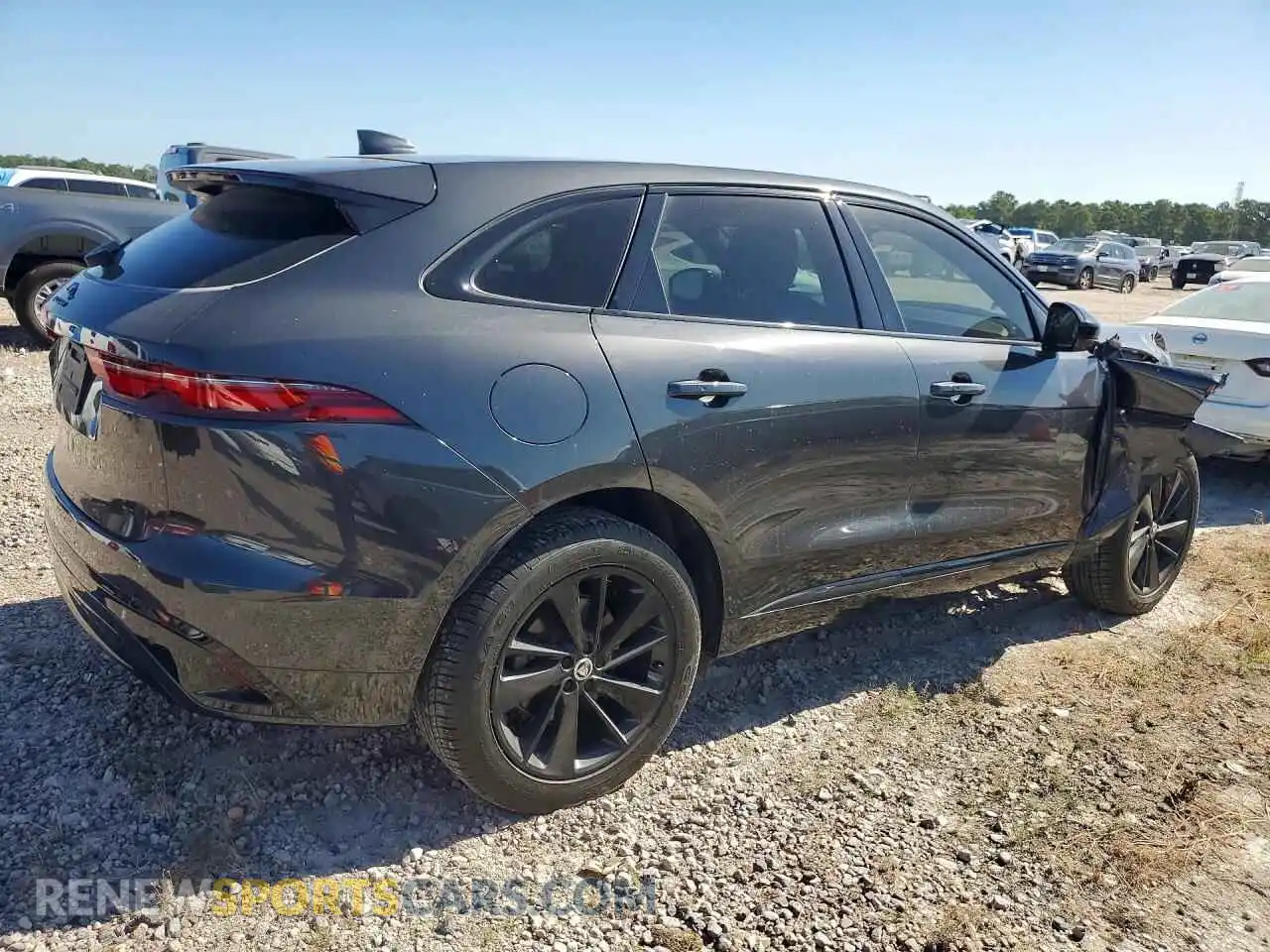 3 Photograph of a damaged car SADCT2EX2SA743881 JAGUAR F-PACE 2025