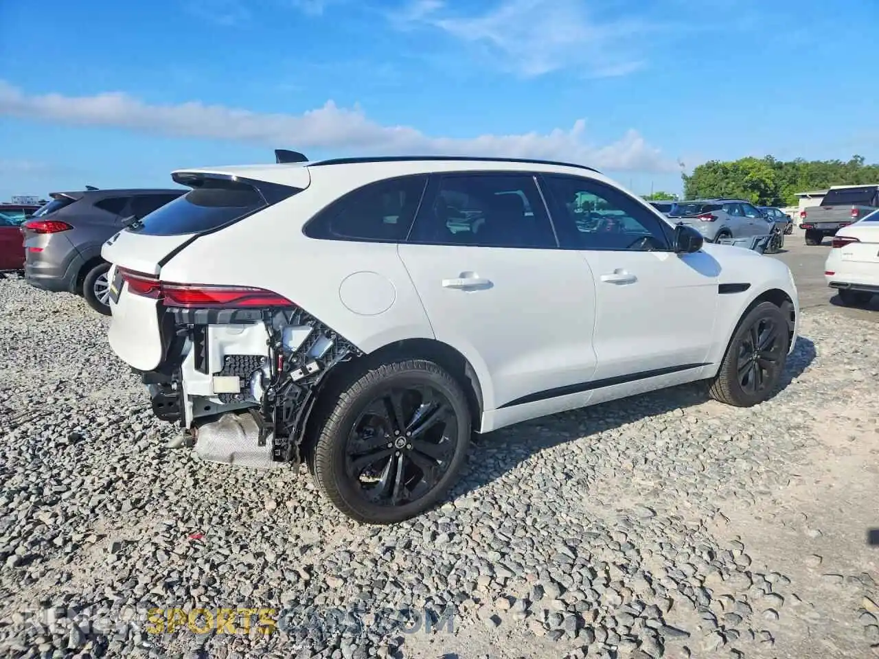 3 Photograph of a damaged car SADCT2EX2SA744089 JAGUAR F-PACE 2025