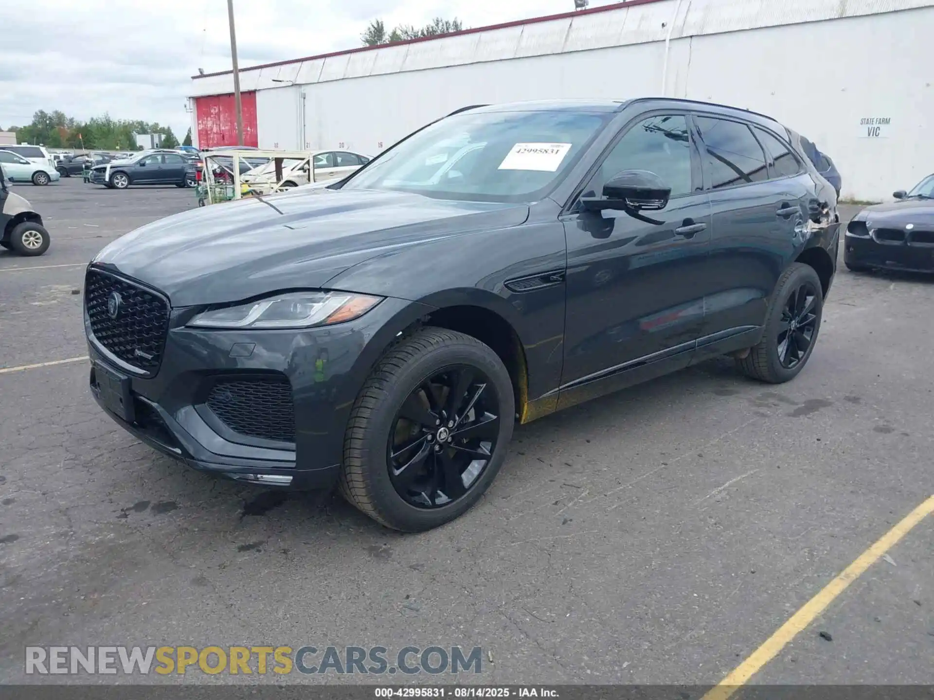 2 Photograph of a damaged car SADCT2EX8SA748213 JAGUAR F-PACE 2025
