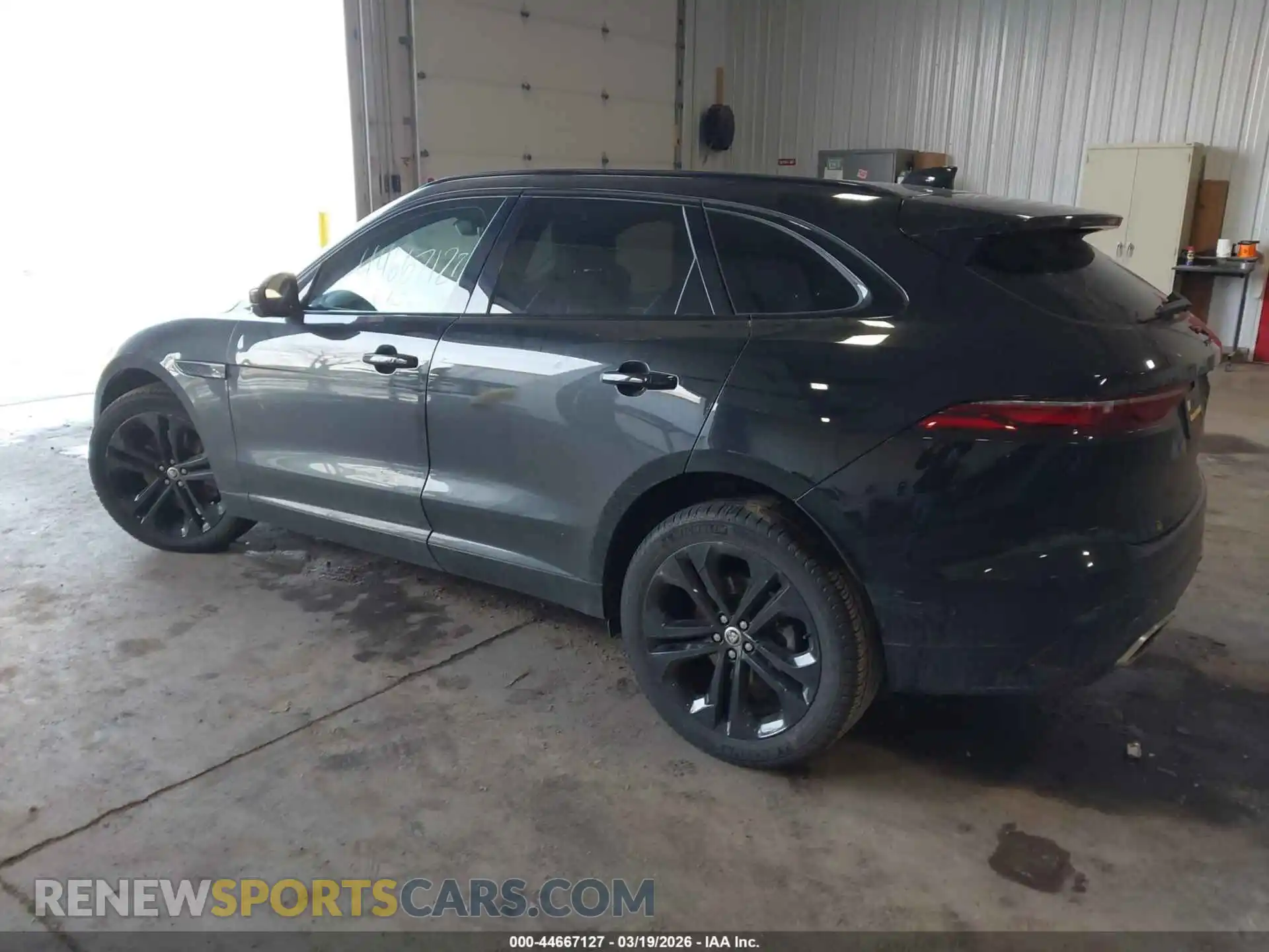 3 Photograph of a damaged car SADCT2FU0SA745018 JAGUAR F-PACE 2025