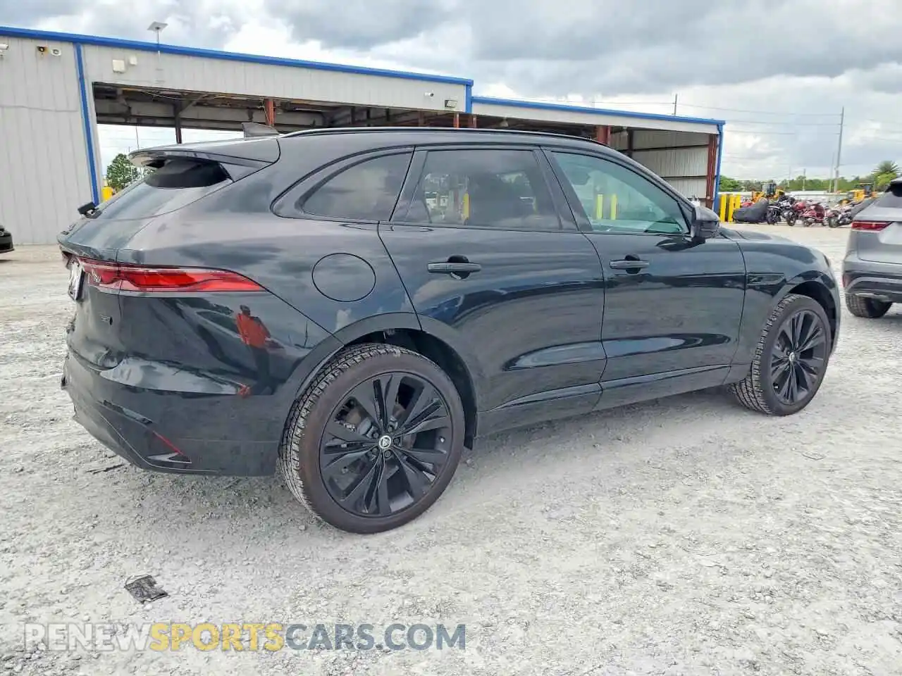 3 Photograph of a damaged car SADCT2EX5TA757825 JAGUAR F-PACE 2026