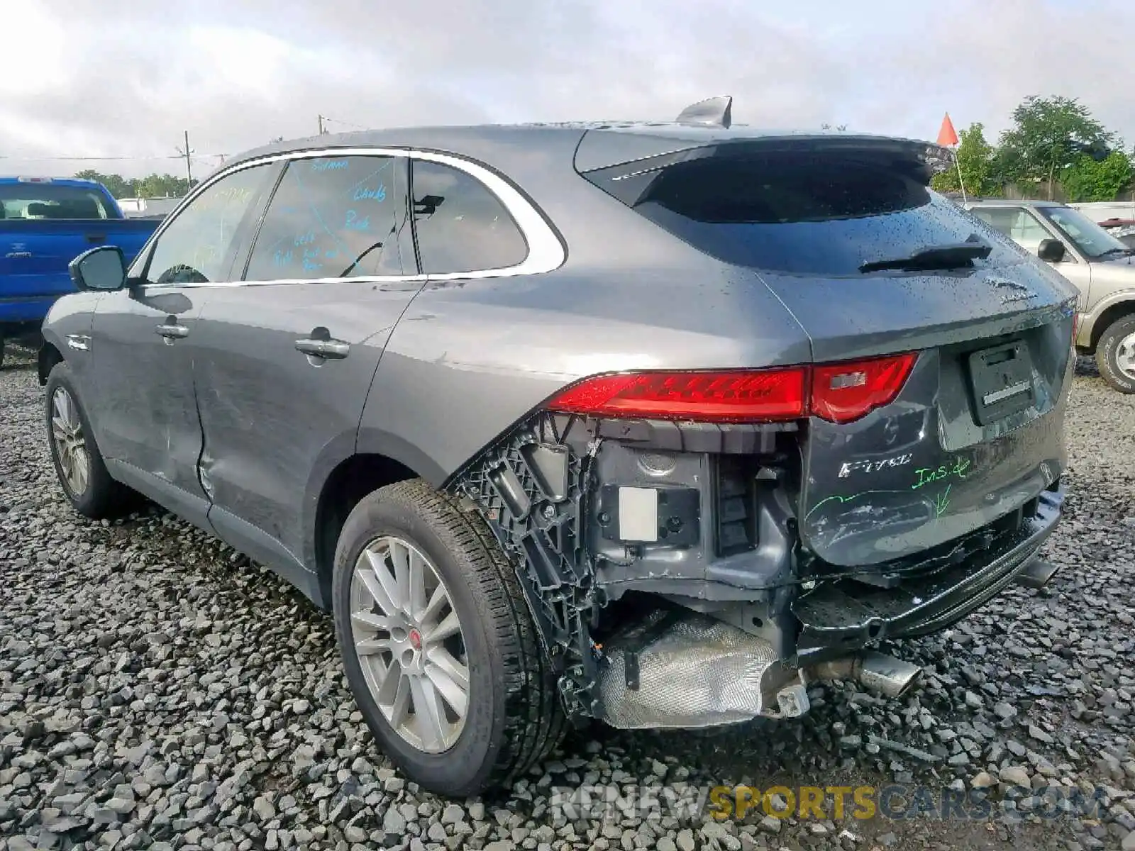 3 Фотография поврежденного автомобиля SADCK2FXXKA351894 JAGUAR F-PACE PRE 2019