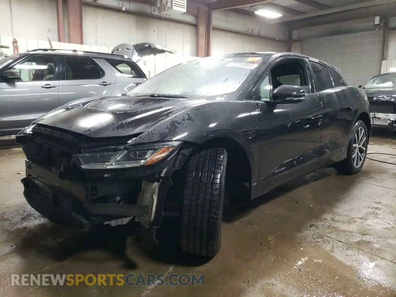 1 Photograph of a damaged car SADHD2S10K1F71324 JAGUAR I-PACE 2019
