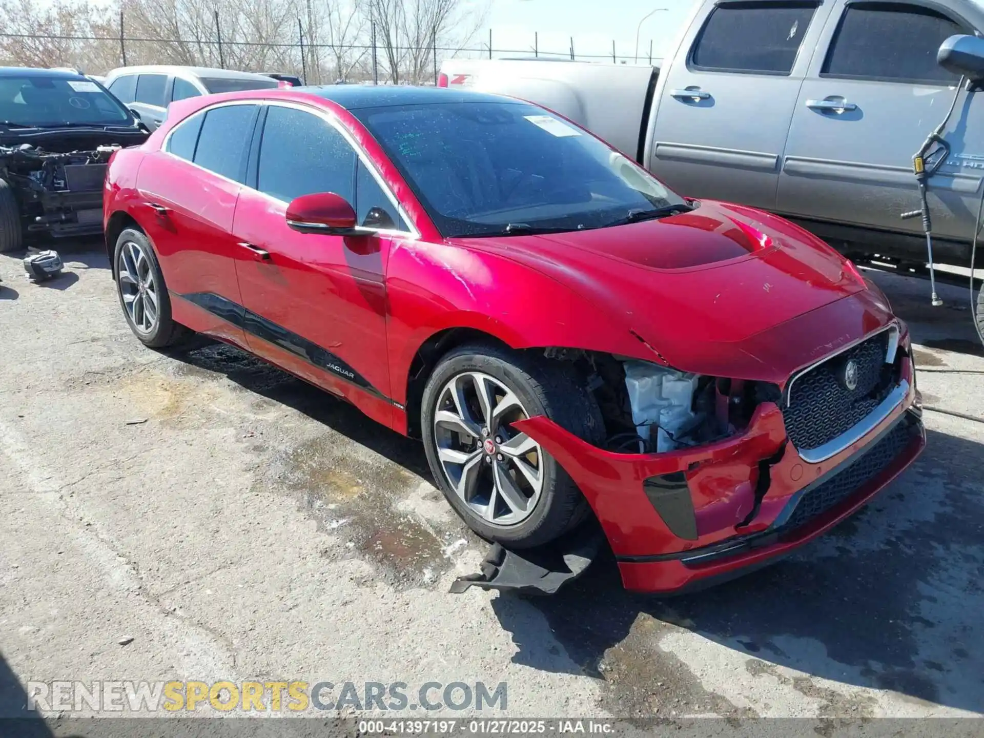 1 Photograph of a damaged car SADHD2S11K1F73003 JAGUAR I-PACE 2019