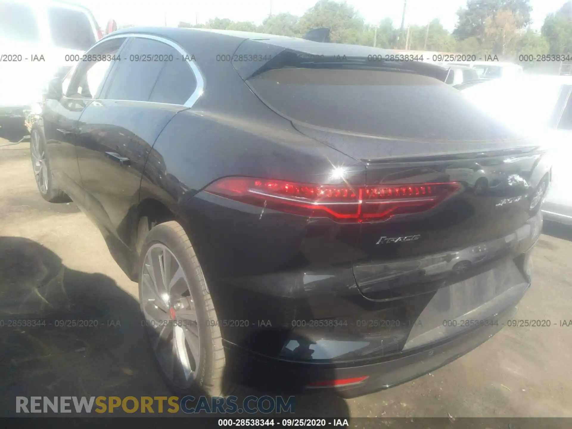 3 Photograph of a damaged car SADHD2S11K1F73812 JAGUAR I-PACE 2019