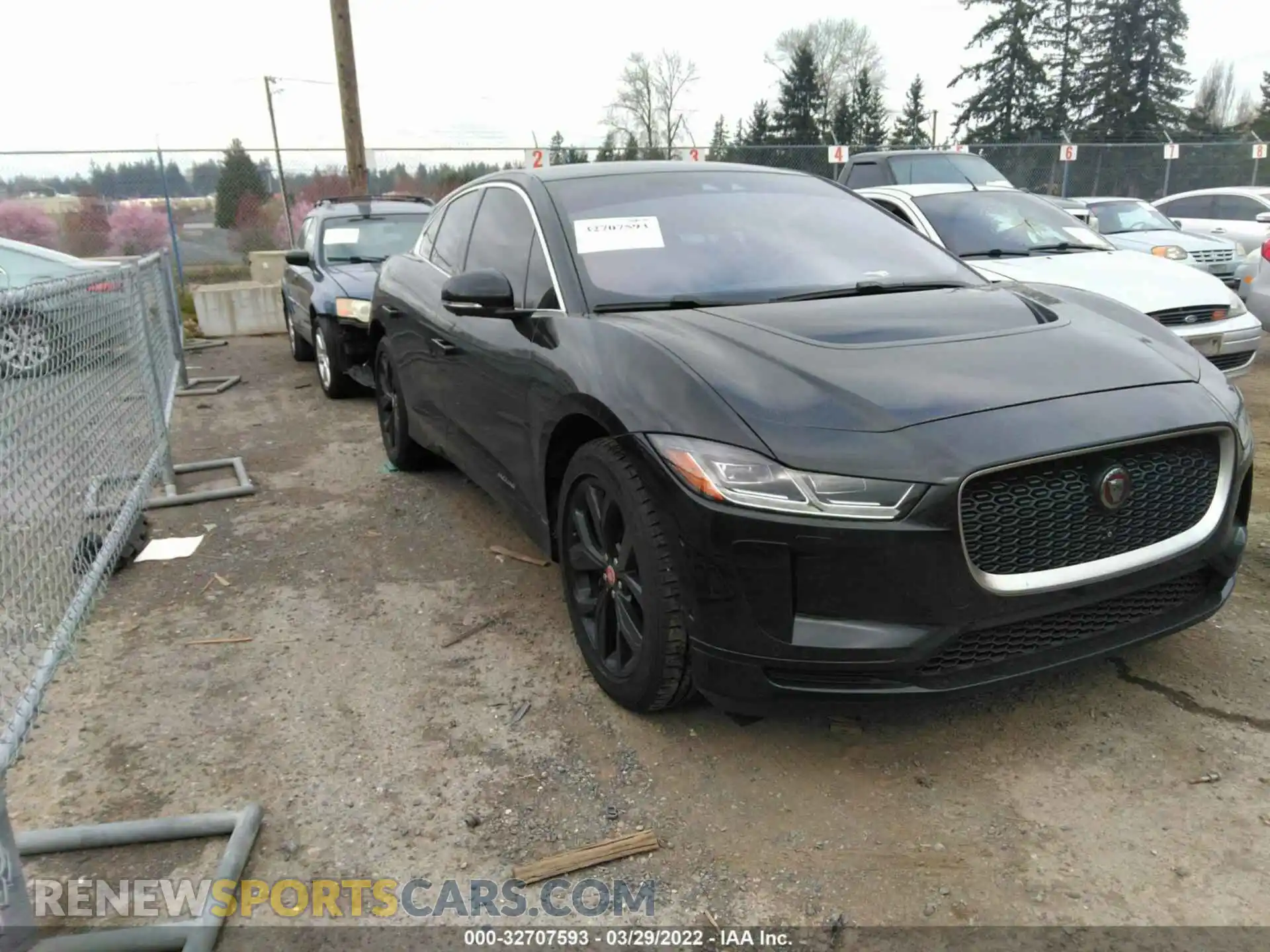 1 Photograph of a damaged car SADHD2S13K1F60298 JAGUAR I-PACE 2019