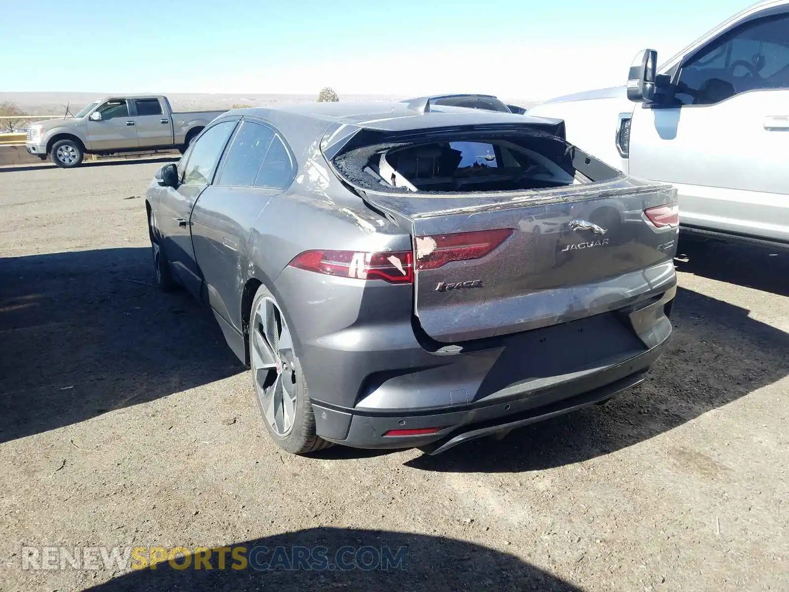 3 Photograph of a damaged car SADHD2S16K1F68346 JAGUAR I-PACE 2019