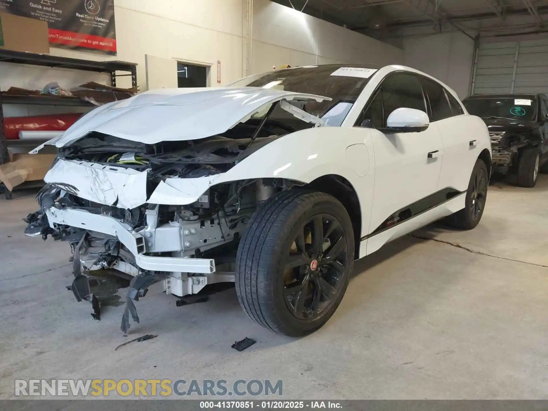 2 Photograph of a damaged car SADHD2S19K1F65778 JAGUAR I-PACE 2019