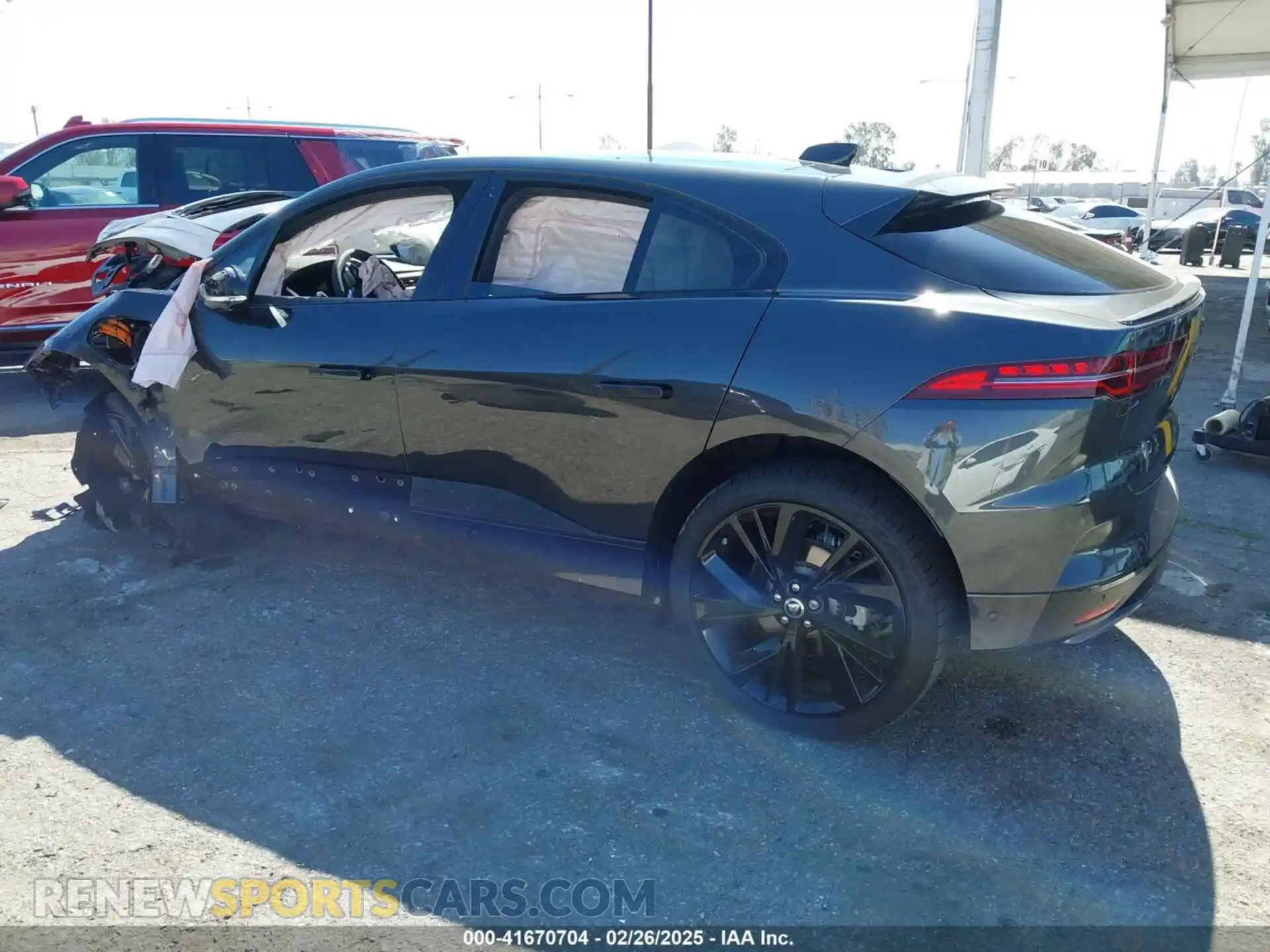 3 Photograph of a damaged car SADHM2S10R1632727 JAGUAR I-PACE 2024