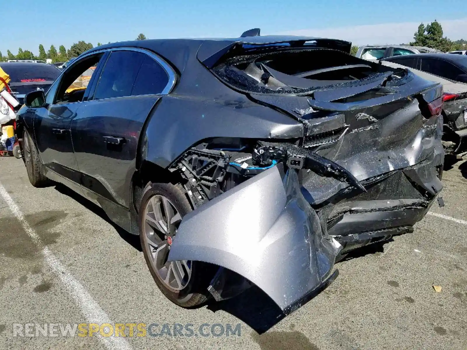 3 Photograph of a damaged car SADHC2S18K1F74474 JAGUAR I-PACE SE 2019