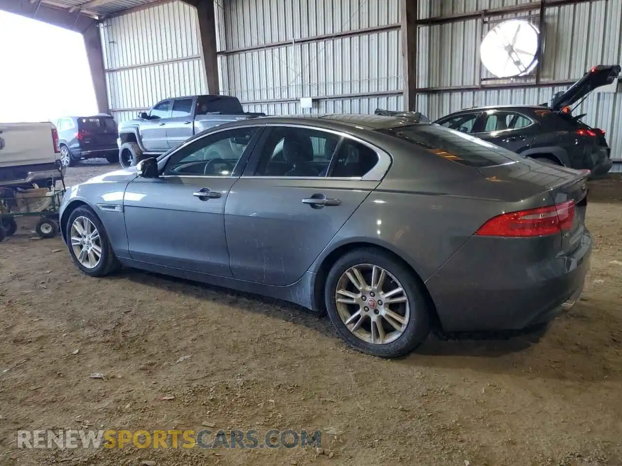 2 fotografías del automóvil dañado SAJAD4FX3KCP51634 JAGUAR XE 2019