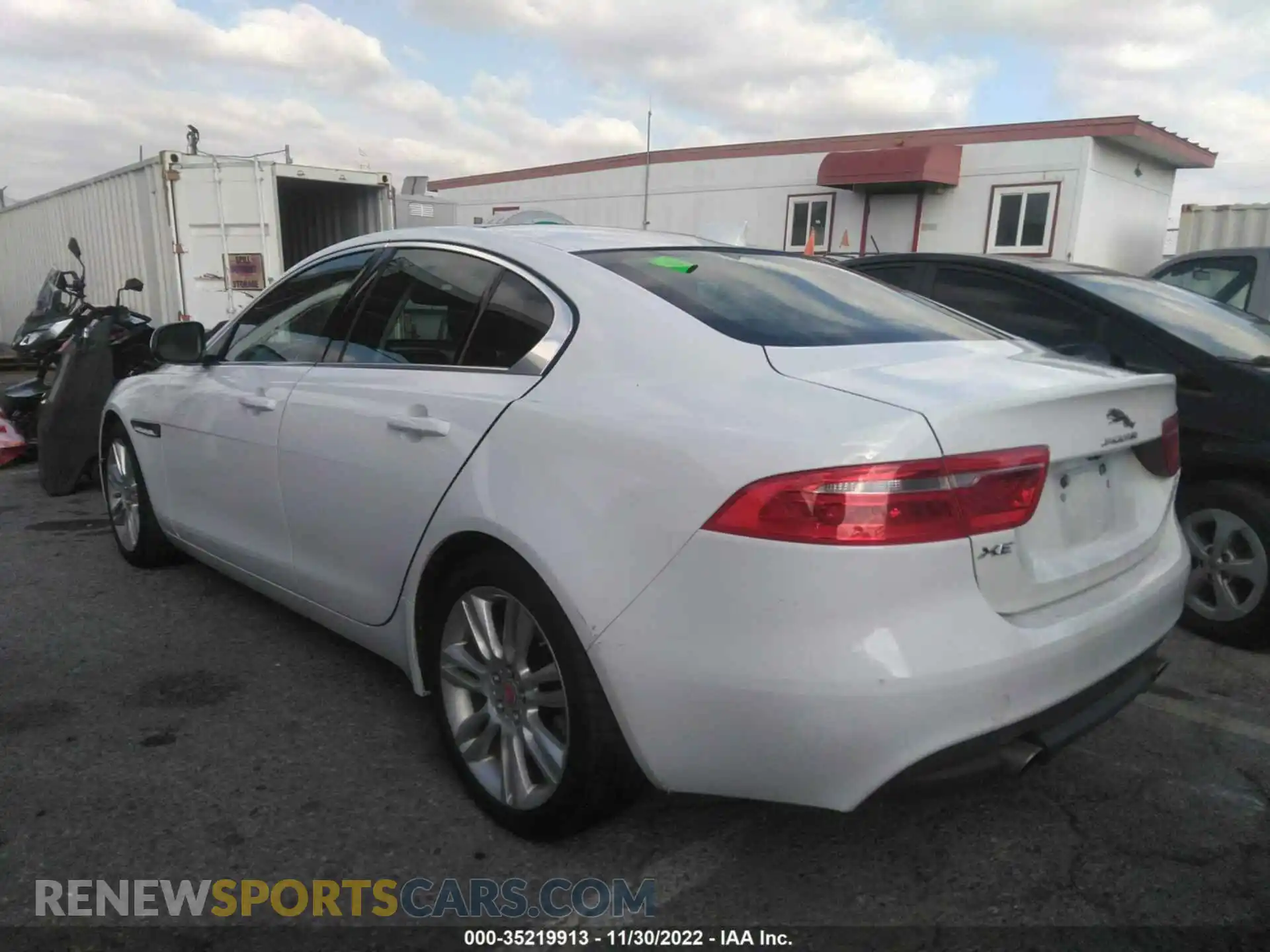 3 Фотография поврежденного автомобиля SAJAE4FX2KCP46762 JAGUAR XE 2019
