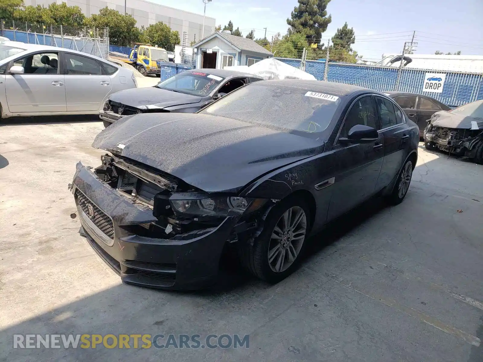 2 fotografías del automóvil dañado SAJAR4FX5KCP52737 JAGUAR XE 2019