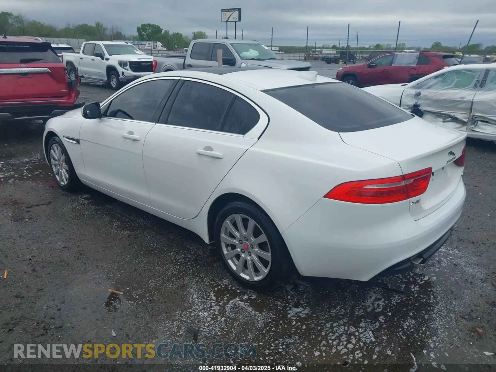 3 Photograph of a damaged car SAJAR4FX9KCP48142 JAGUAR XE 2019
