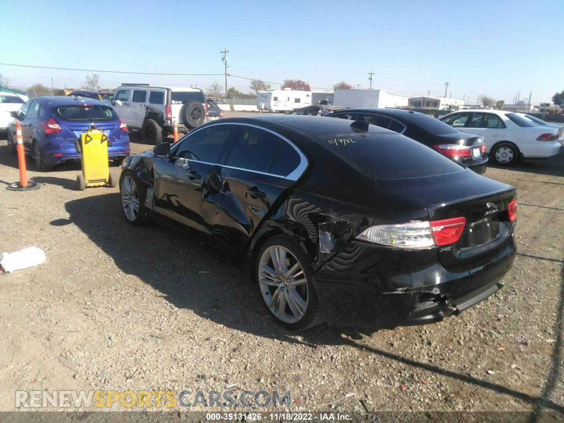 3 fotografías del automóvil dañado SAJAR4FXXKCP49509 JAGUAR XE 2019