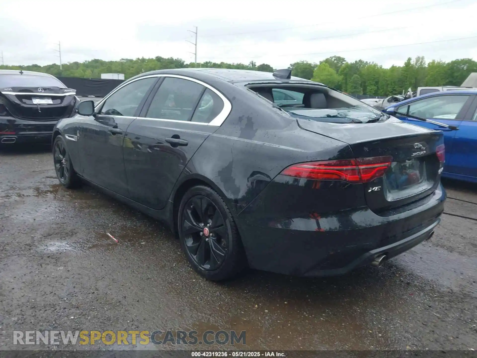 3 Фотография поврежденного автомобиля SAJAE4FX1LCP56555 JAGUAR XE 2020