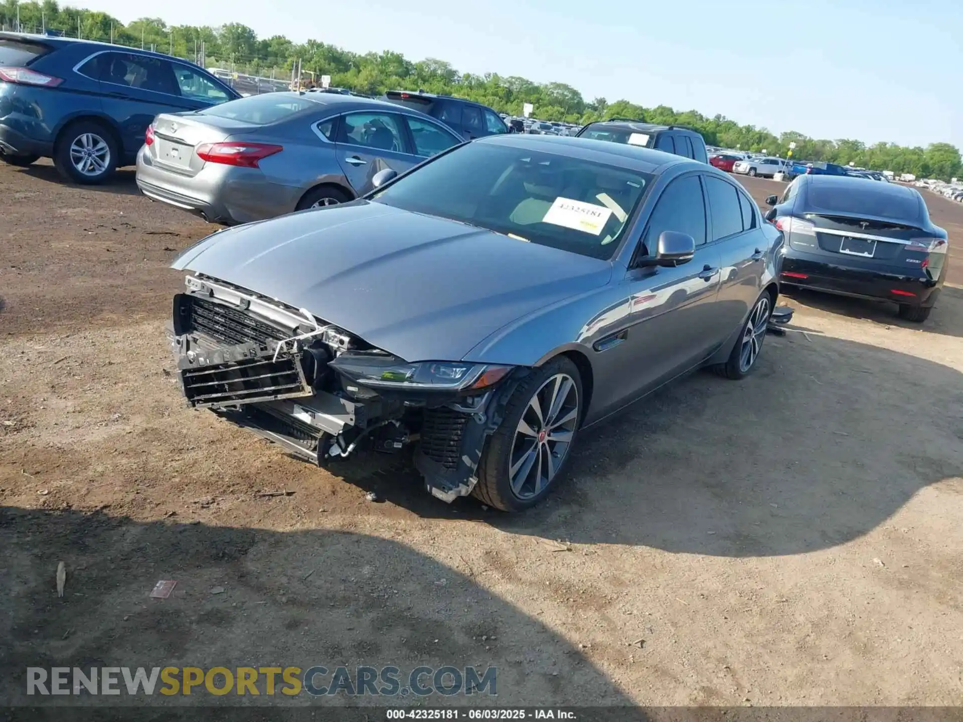 2 Фотография поврежденного автомобиля SAJAE4FX6LCP63646 JAGUAR XE 2020