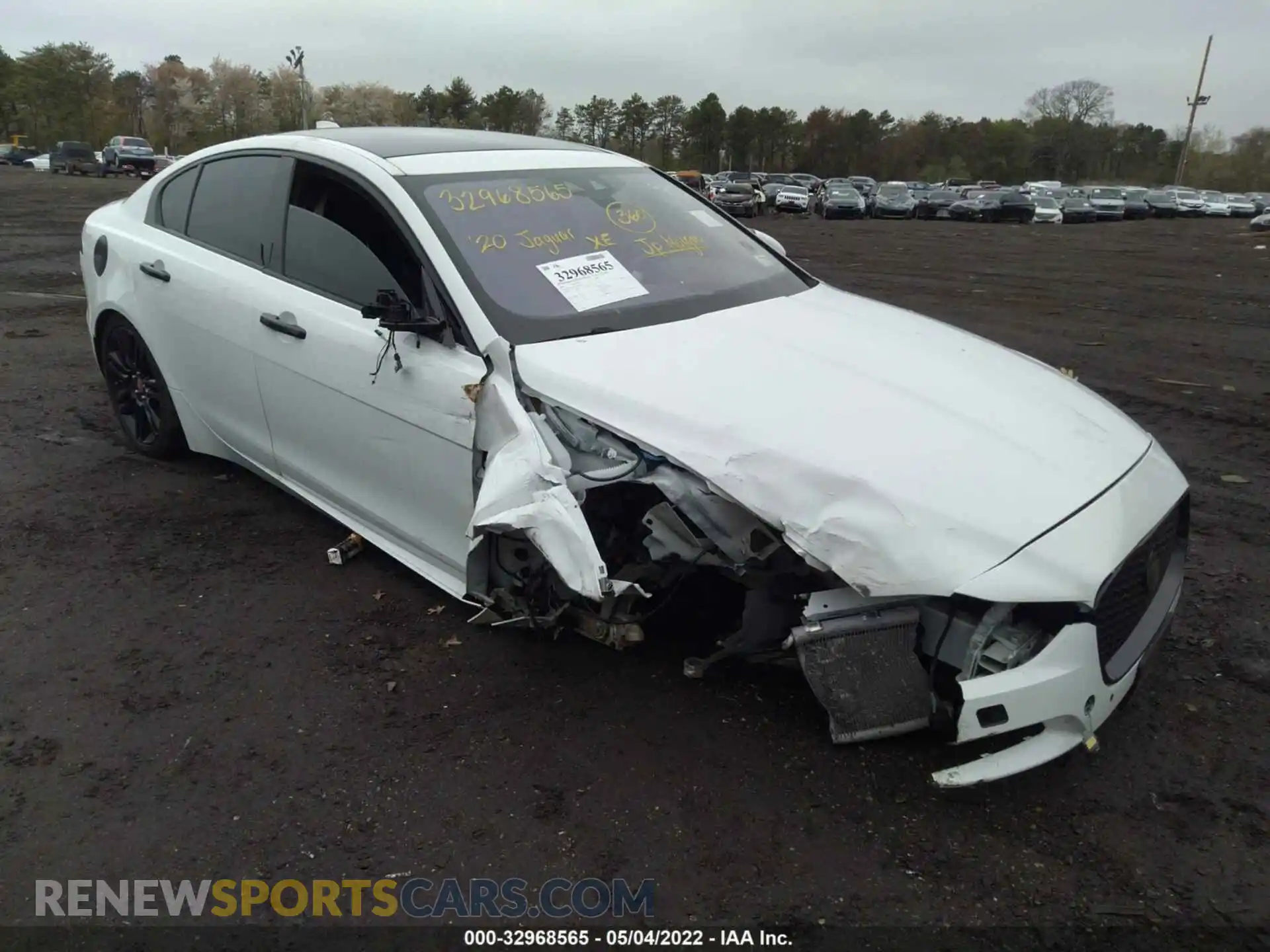 1 Photograph of a damaged car SAJAJ4FX3LCP60201 JAGUAR XE 2020