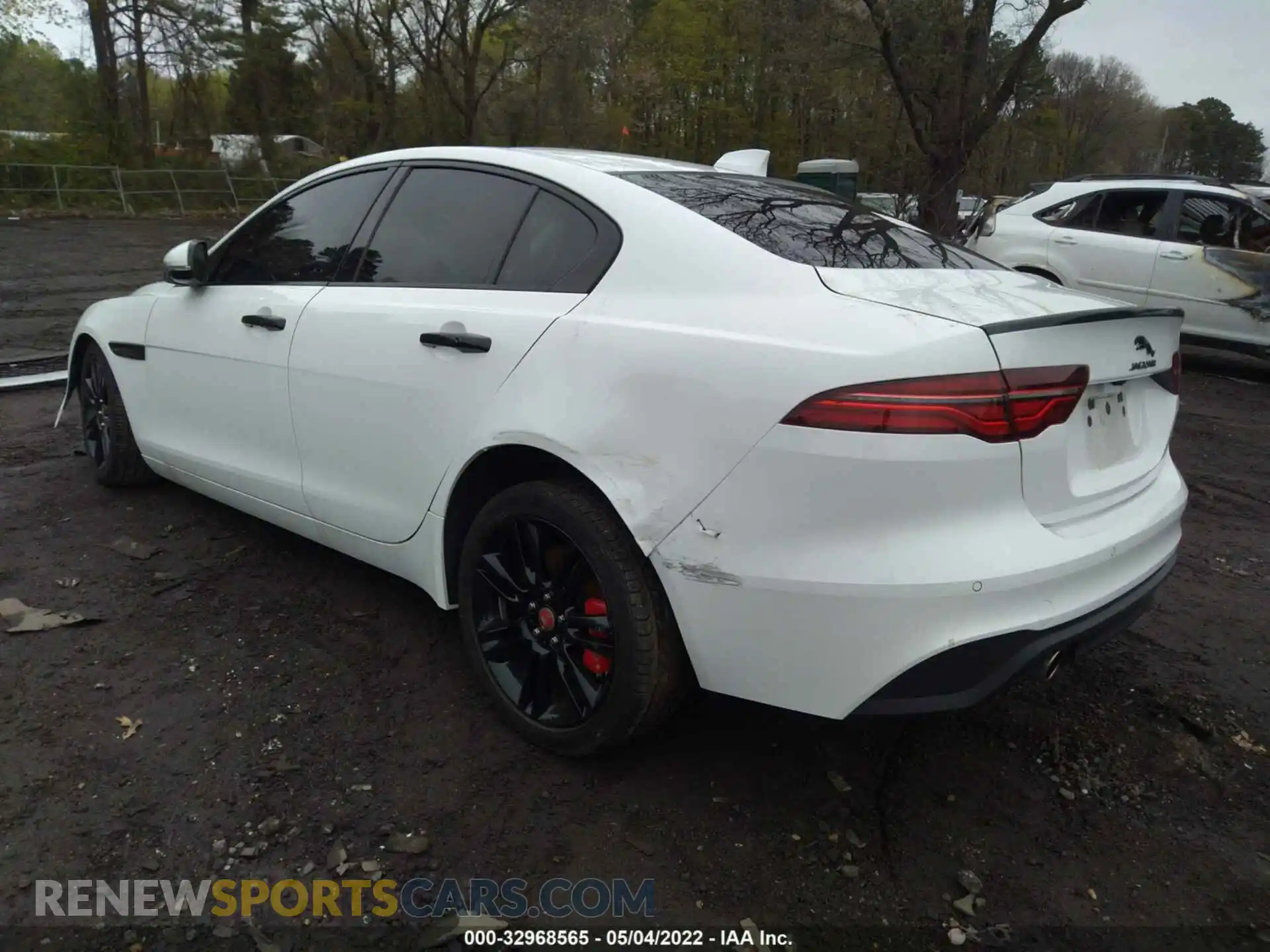 3 Photograph of a damaged car SAJAJ4FX3LCP60201 JAGUAR XE 2020