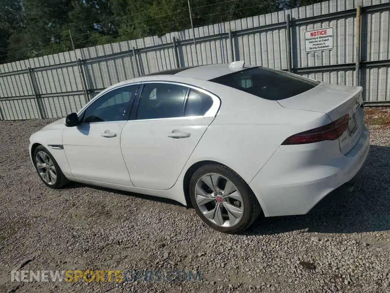 2 Фотография поврежденного автомобиля SAJAJ4FX5LCP65058 JAGUAR XE 2020
