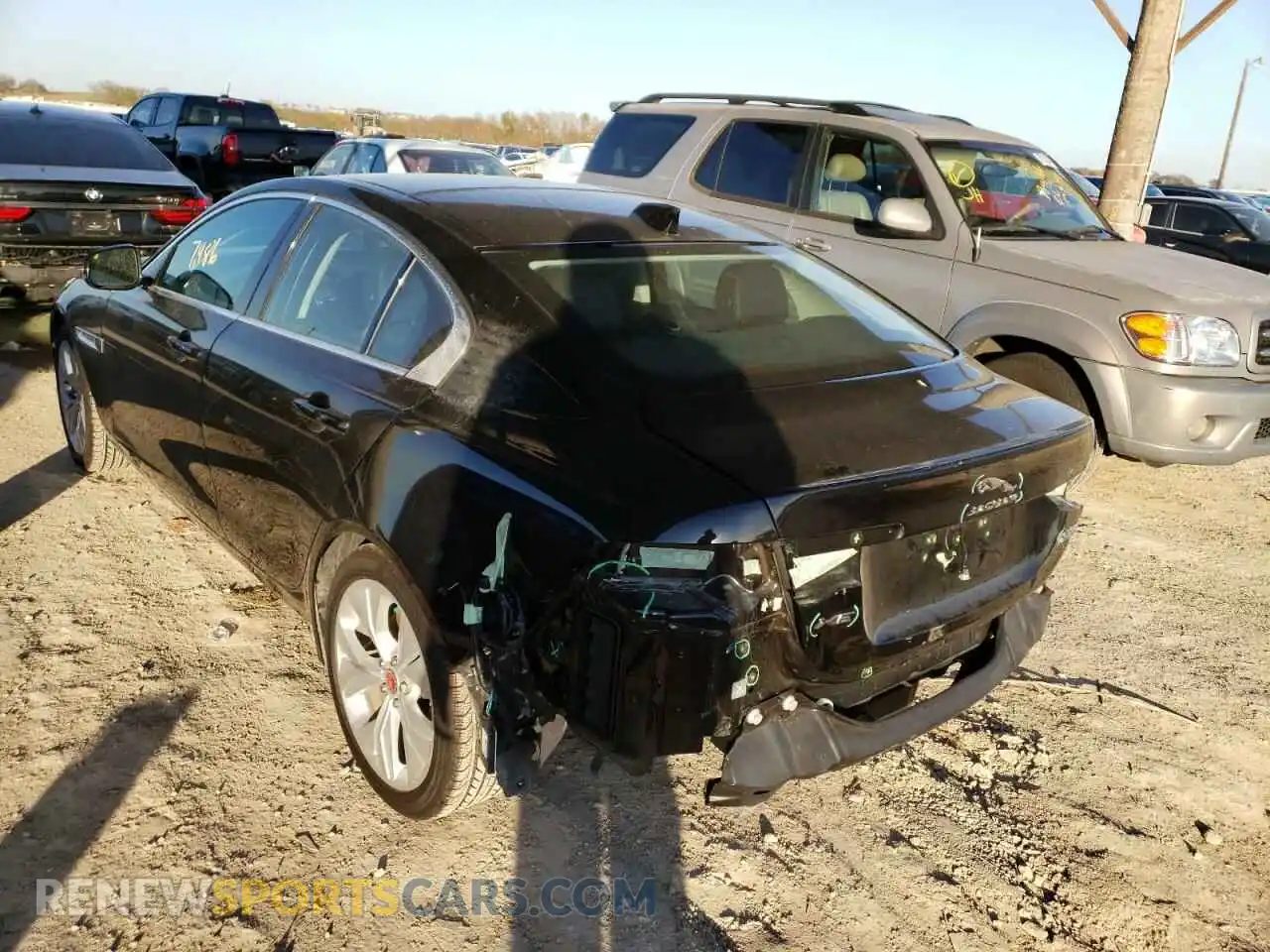3 Фотография поврежденного автомобиля SAJAJ4FX6LCP61259 JAGUAR XE 2020