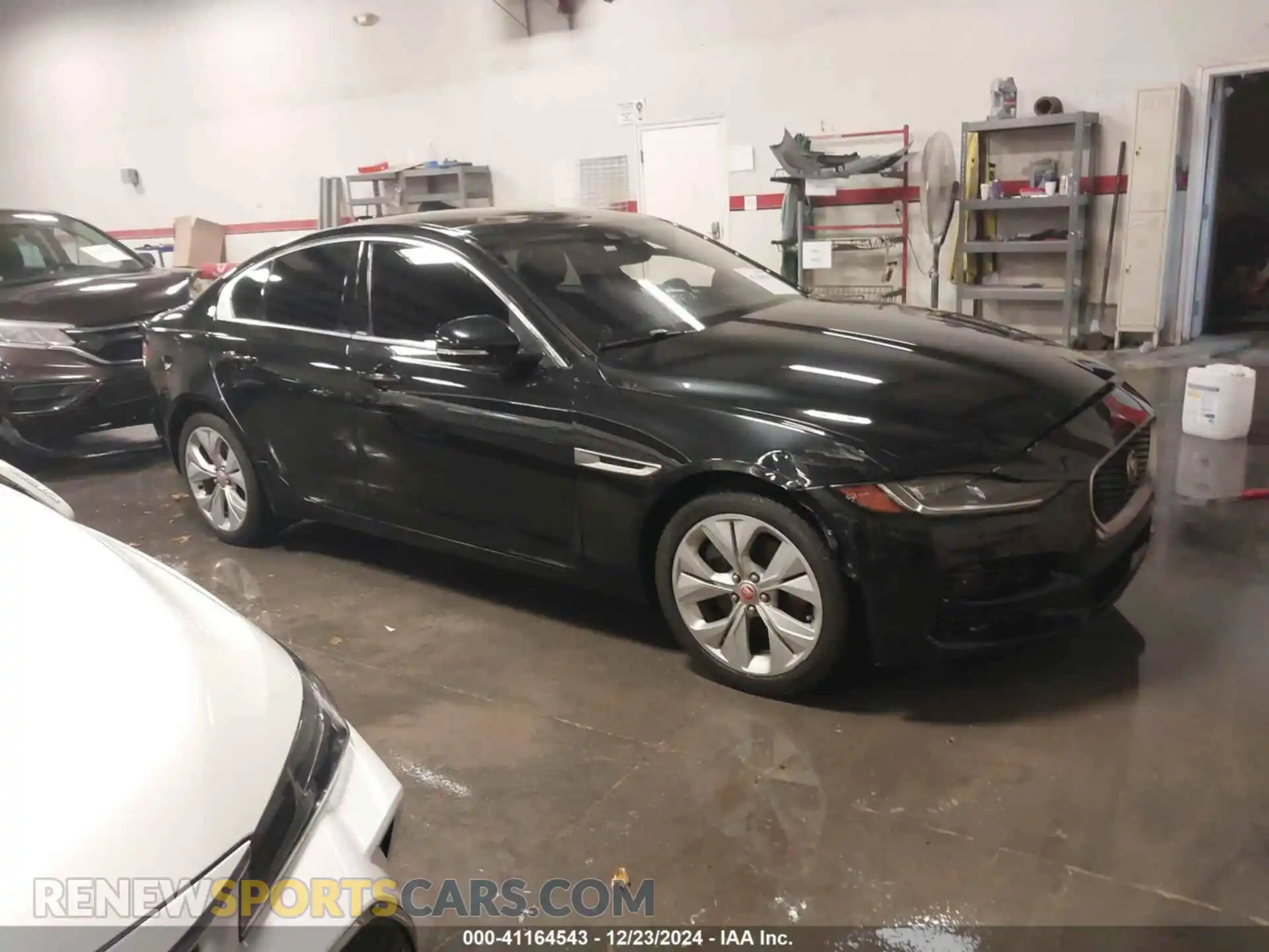 1 Photograph of a damaged car SAJAJ4FX8LCP55852 JAGUAR XE 2020