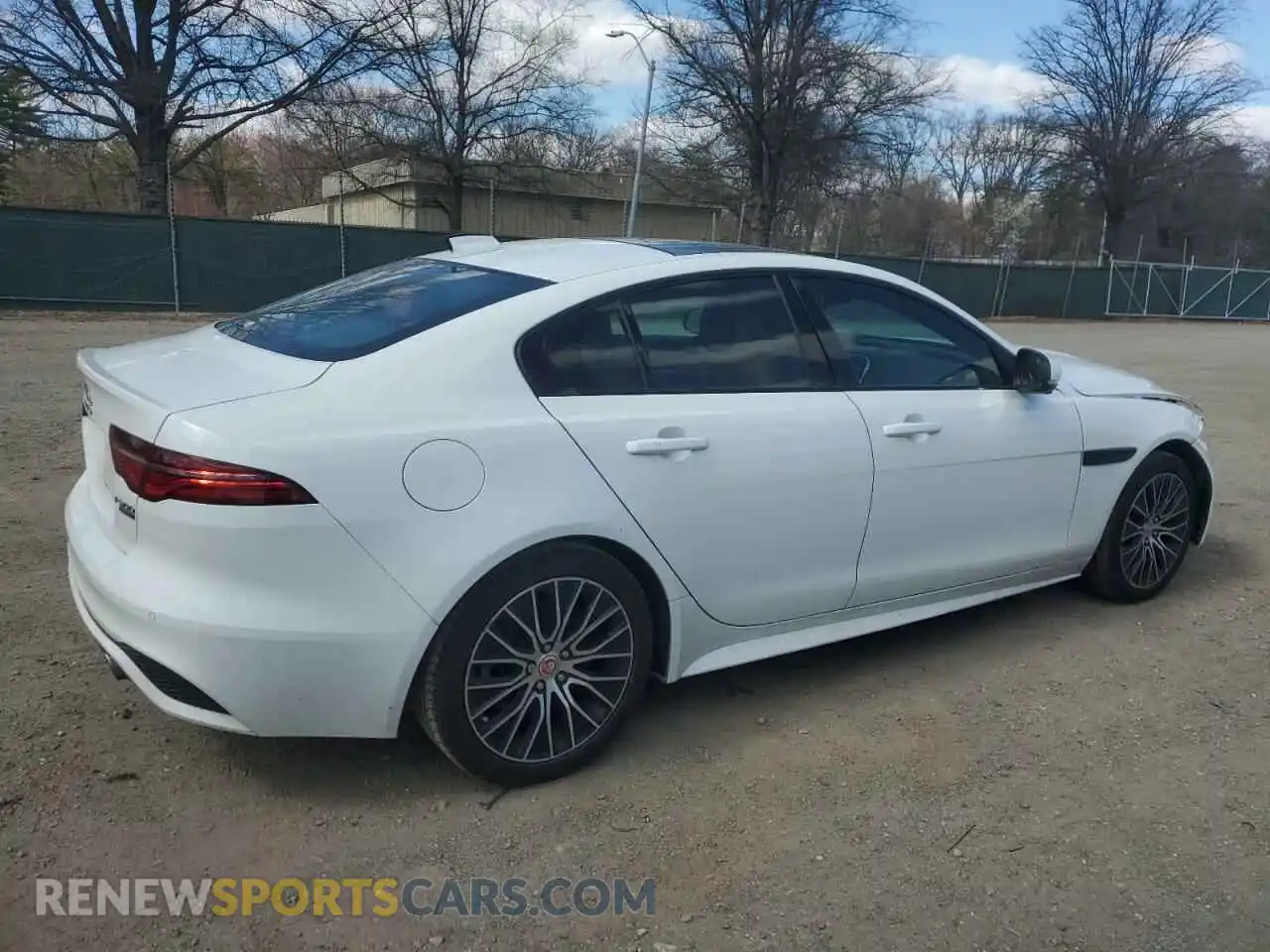 3 Фотография поврежденного автомобиля SAJAT4GX1LCP61713 JAGUAR XE 2020