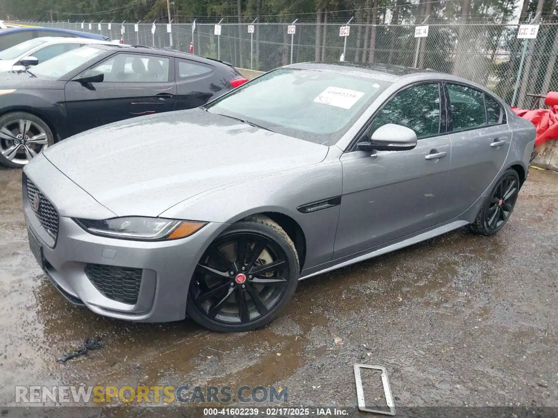 2 Фотография поврежденного автомобиля SAJAT4GX3LCP60255 JAGUAR XE 2020