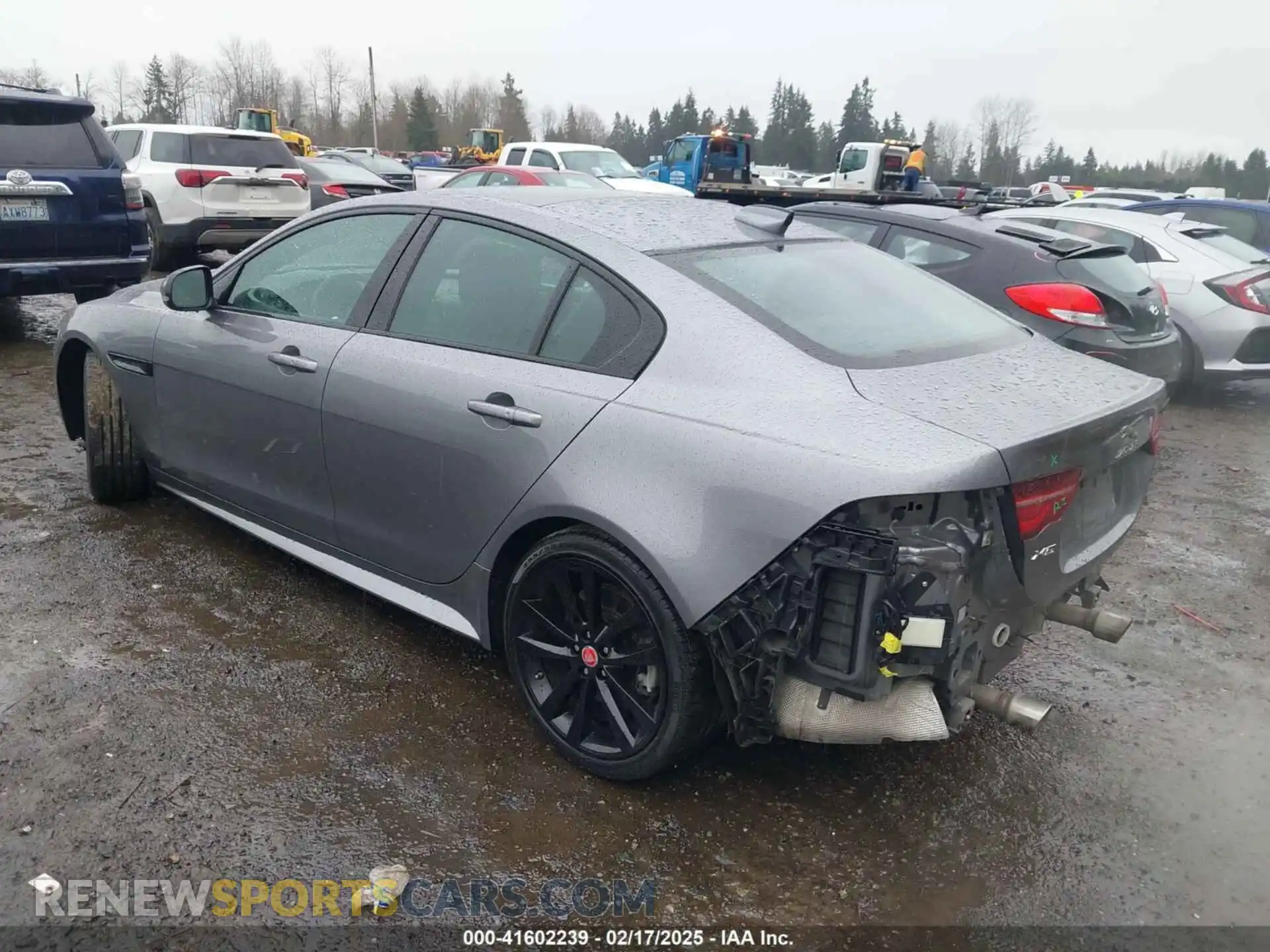 3 Фотография поврежденного автомобиля SAJAT4GX3LCP60255 JAGUAR XE 2020