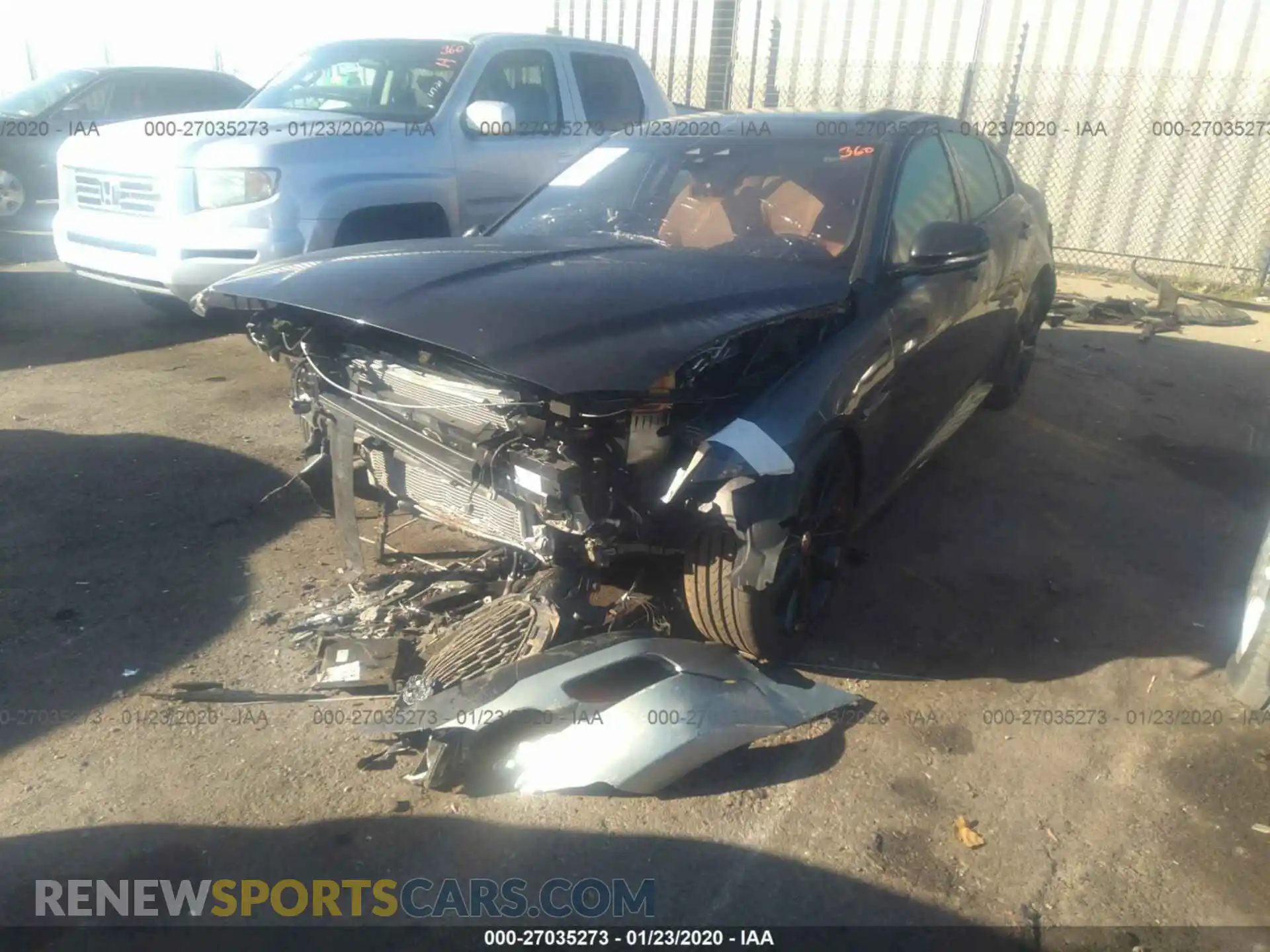 2 fotografías del automóvil dañado SAJAT4GX9LCP59899 JAGUAR XE 2020