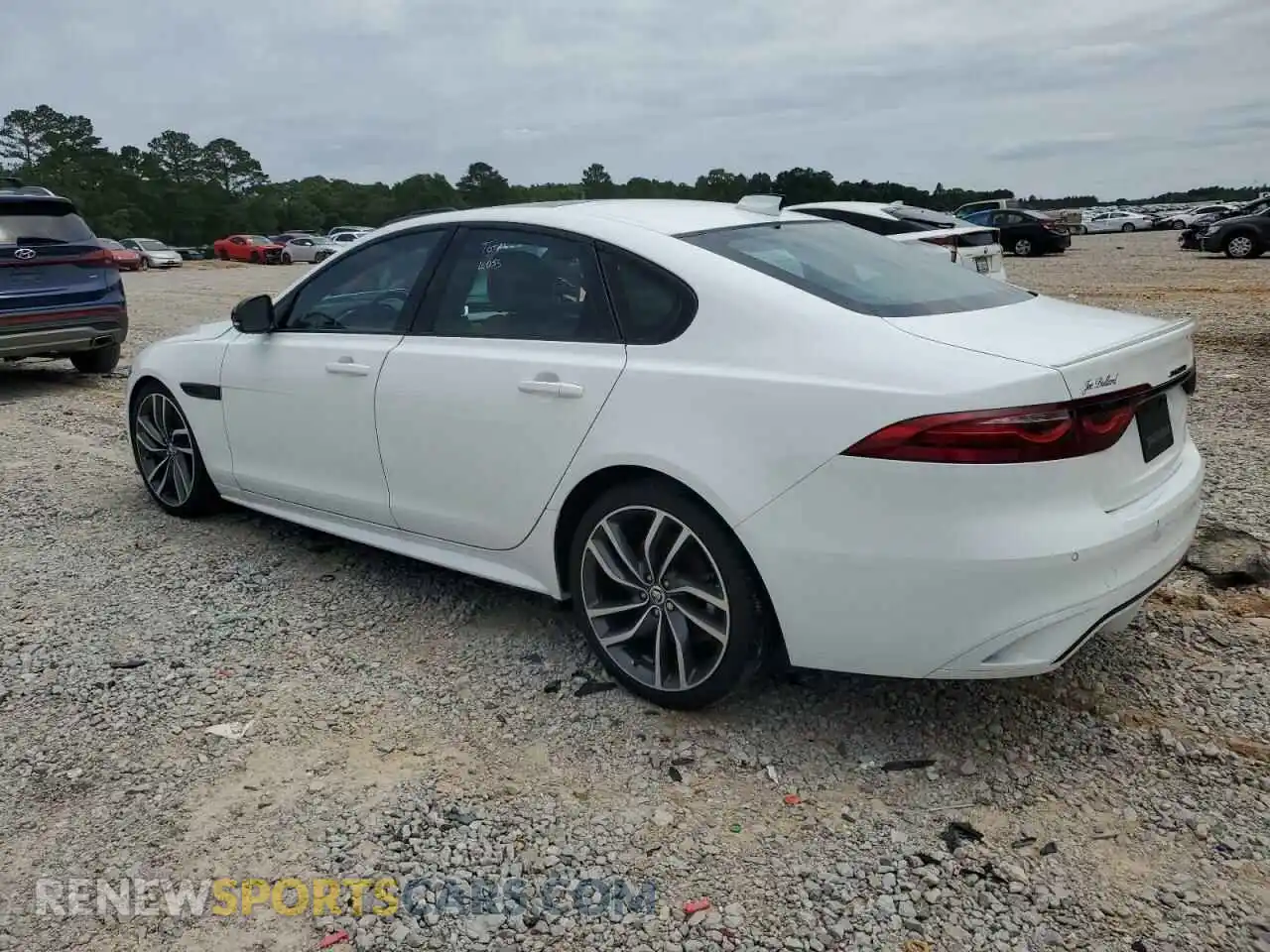 2 fotografías del automóvil dañado SAJBL4GX2RCY95398 JAGUAR XF 2024