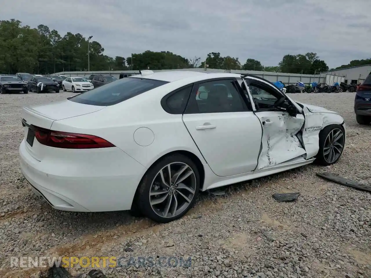 3 fotografías del automóvil dañado SAJBL4GX2RCY95398 JAGUAR XF 2024