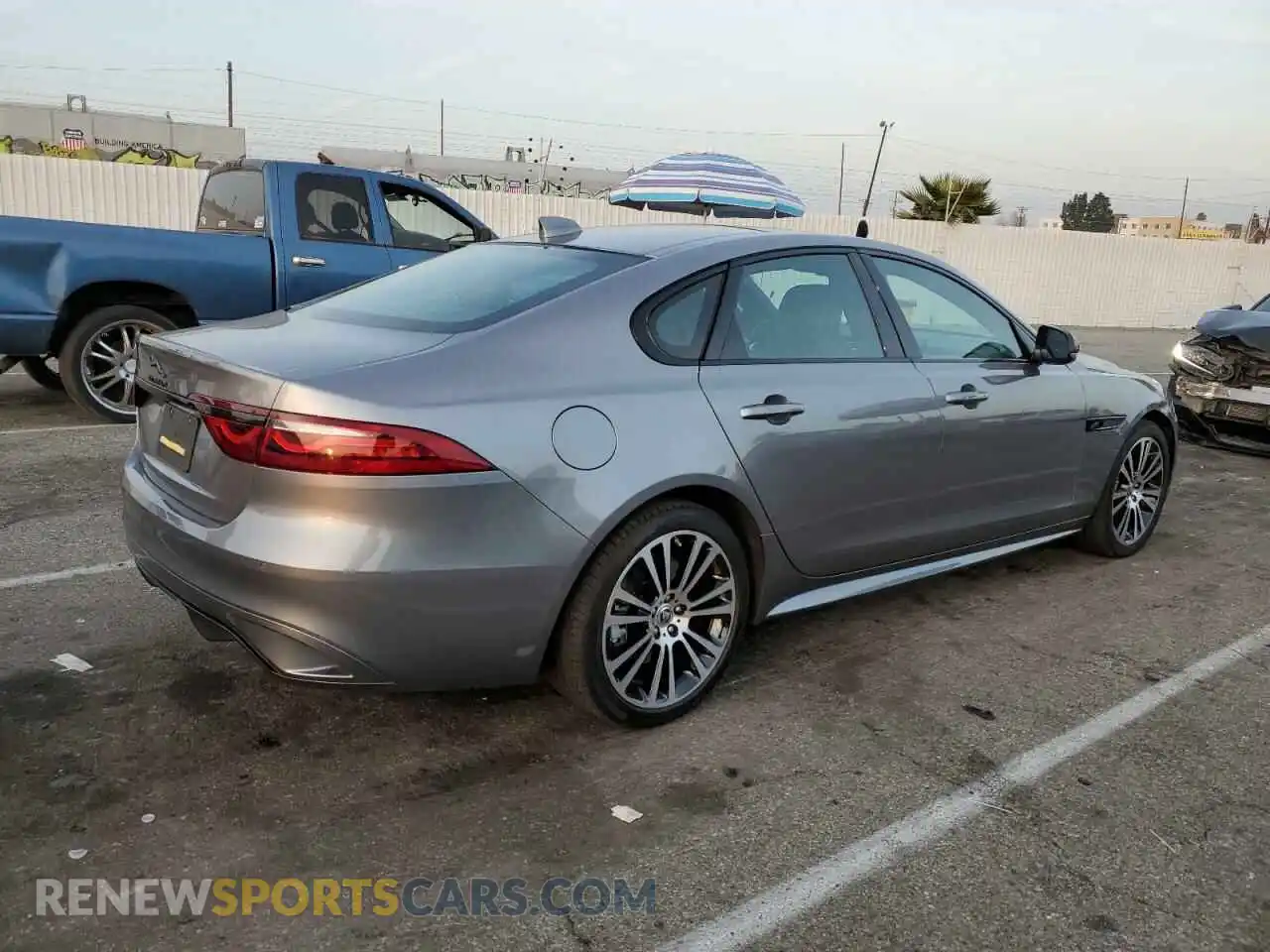 3 fotografías del automóvil dañado SAJBL4GX9RCY93597 JAGUAR XF 2024