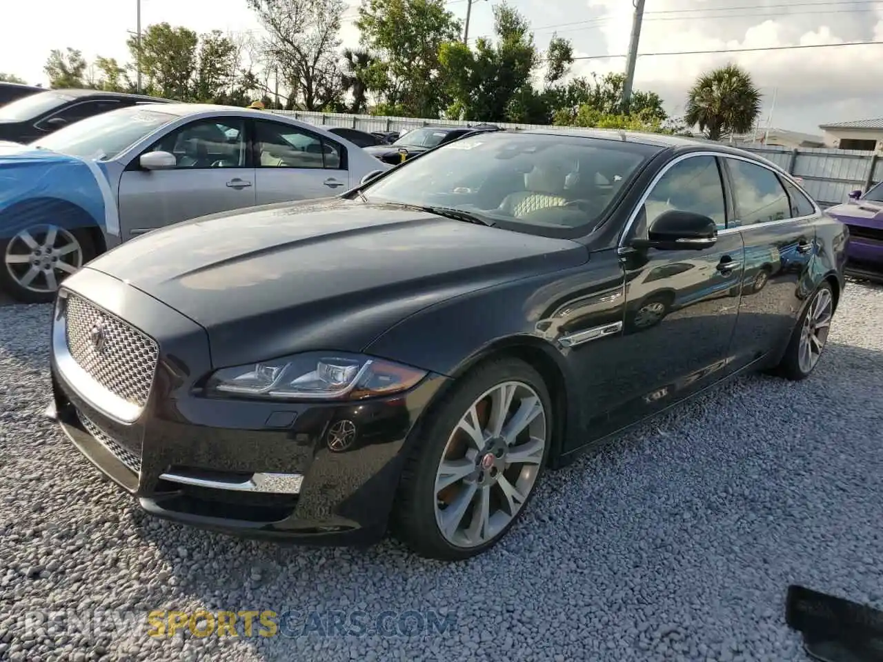 1 fotografías del automóvil dañado SAJWA2G75K8W19608 JAGUAR XJ 2019