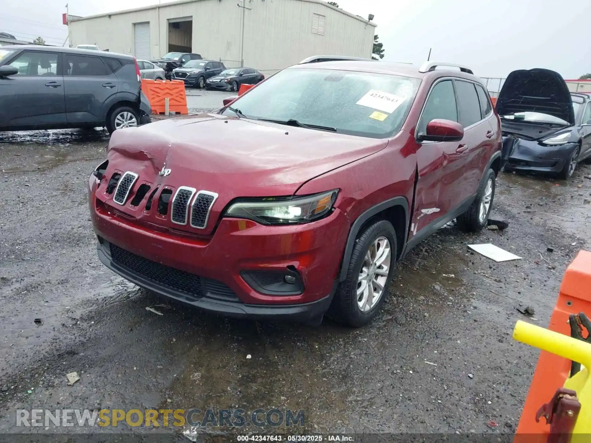 2 Photograph of a damaged car 1C4PJLCB1KD241460 JEEP CHEROKEE 2019