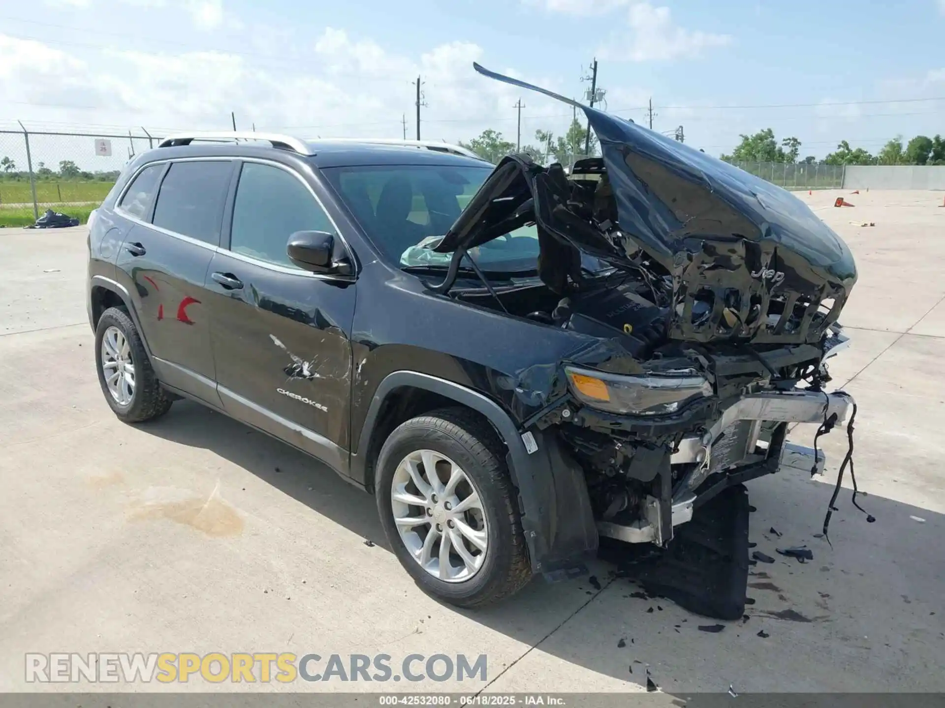 1 Photograph of a damaged car 1C4PJLCB2KD205941 JEEP CHEROKEE 2019