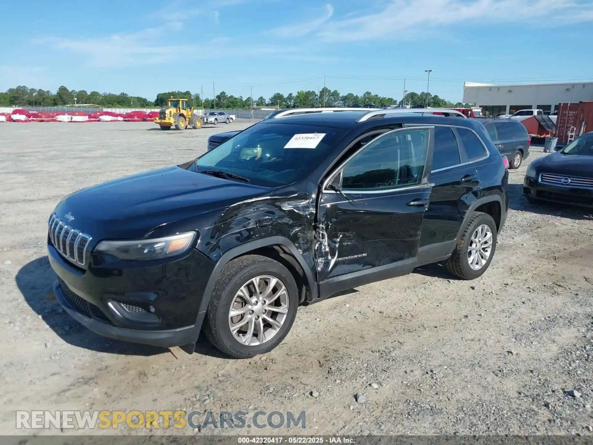 2 Photograph of a damaged car 1C4PJLCB3KD248264 JEEP CHEROKEE 2019