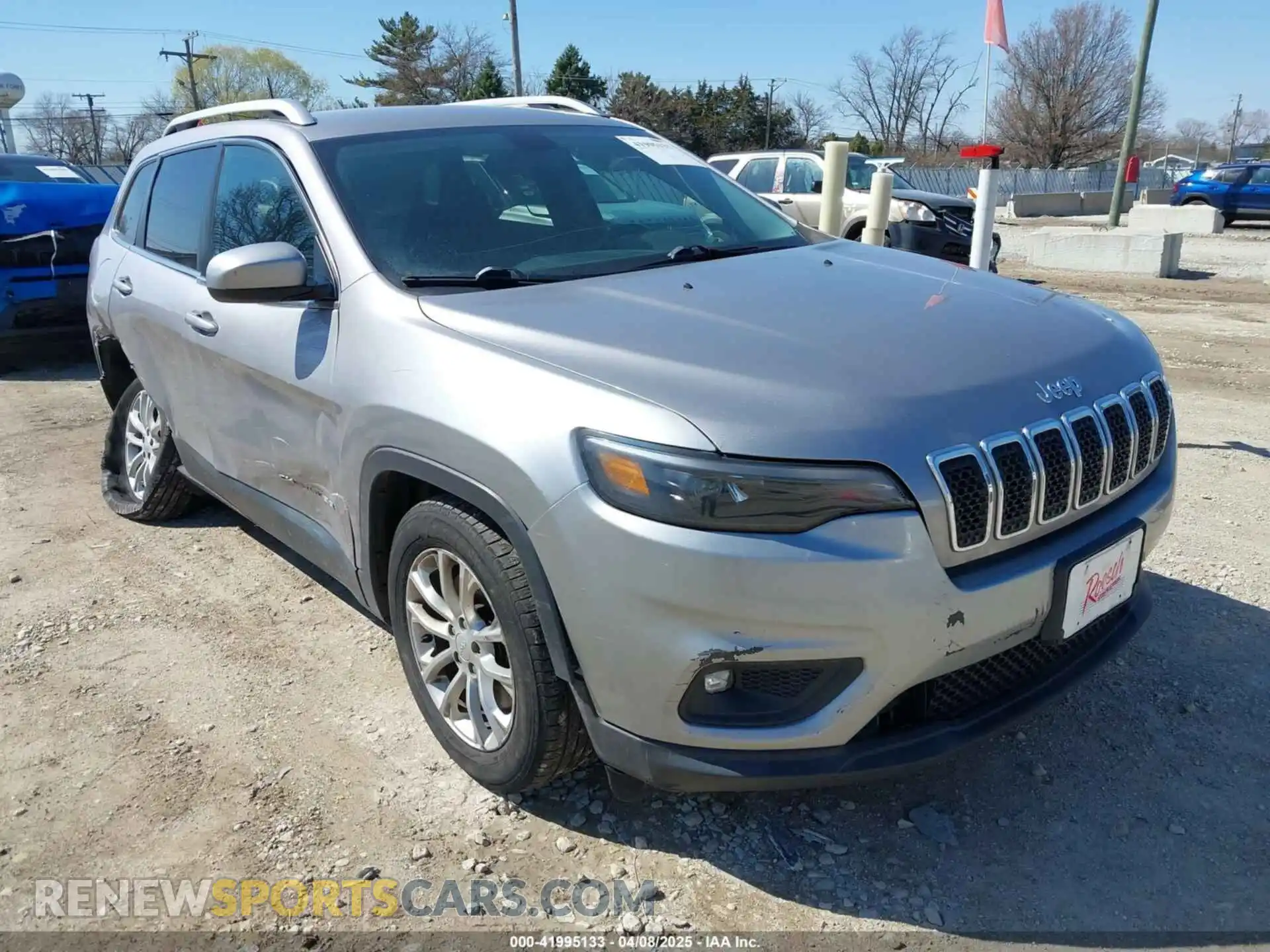 1 Photograph of a damaged car 1C4PJLCB5KD286448 JEEP CHEROKEE 2019