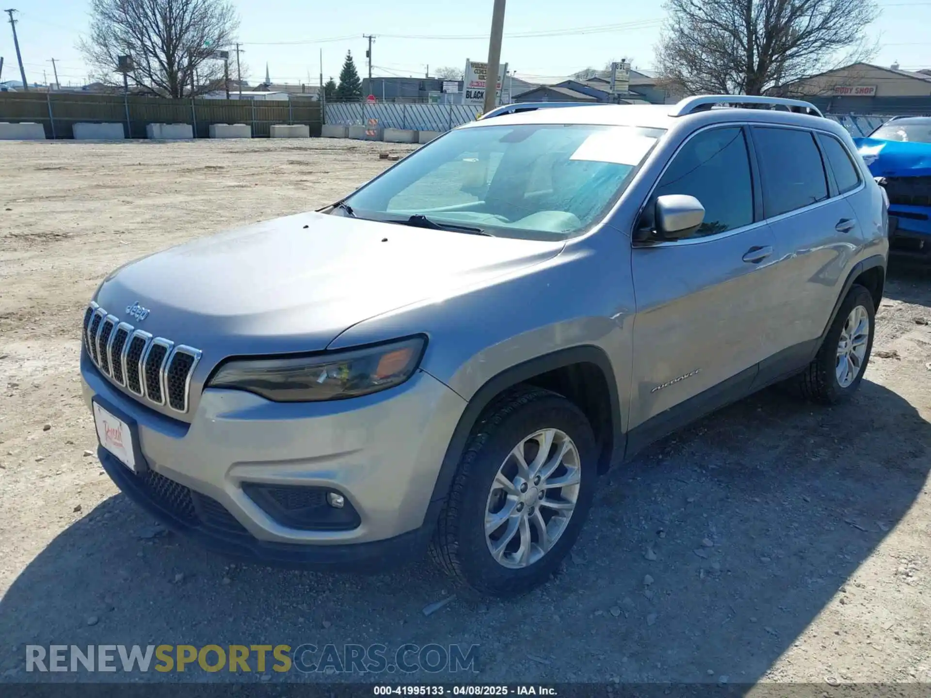 2 Photograph of a damaged car 1C4PJLCB5KD286448 JEEP CHEROKEE 2019