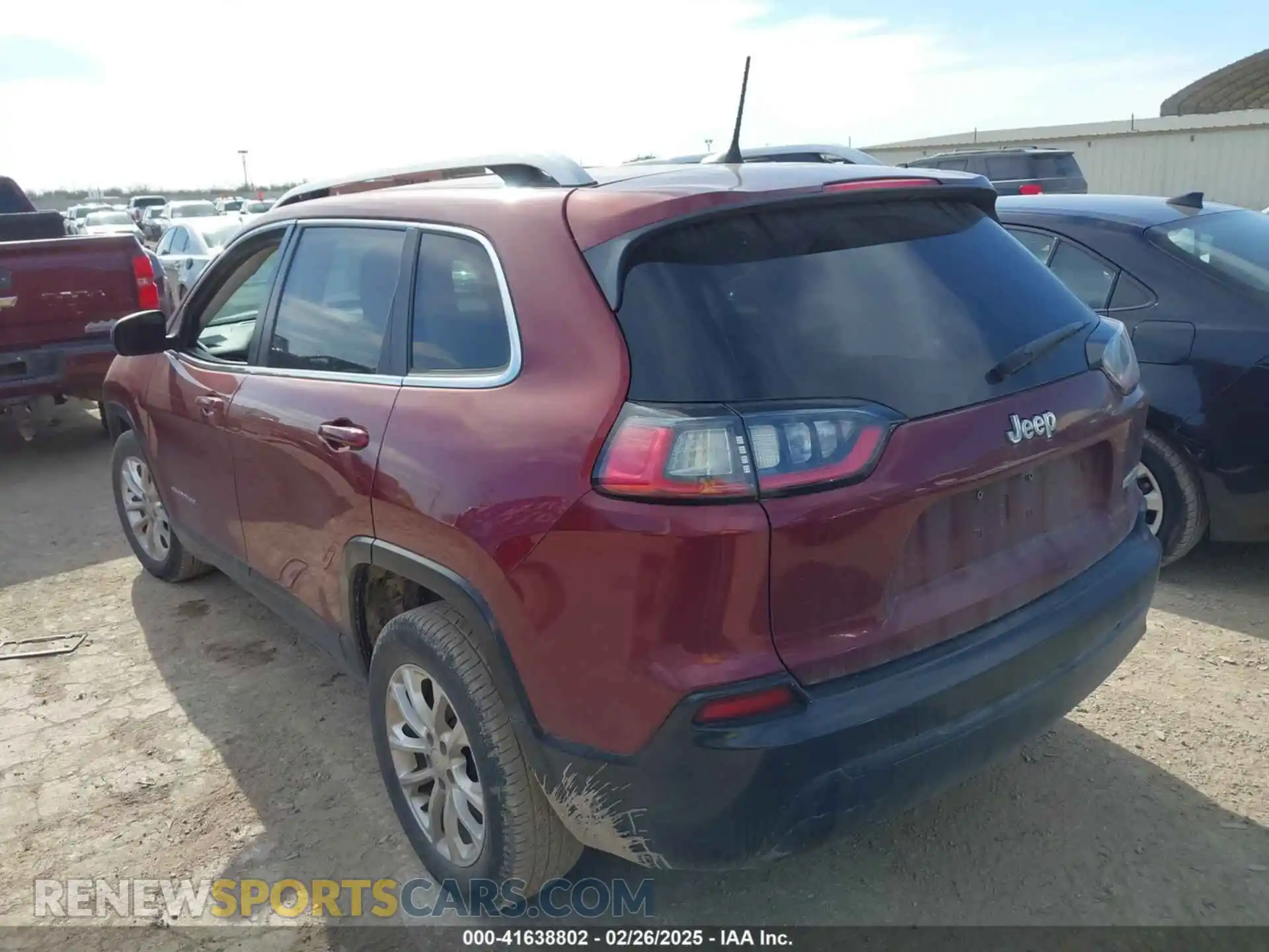 3 Photograph of a damaged car 1C4PJLCB6KD240787 JEEP CHEROKEE 2019