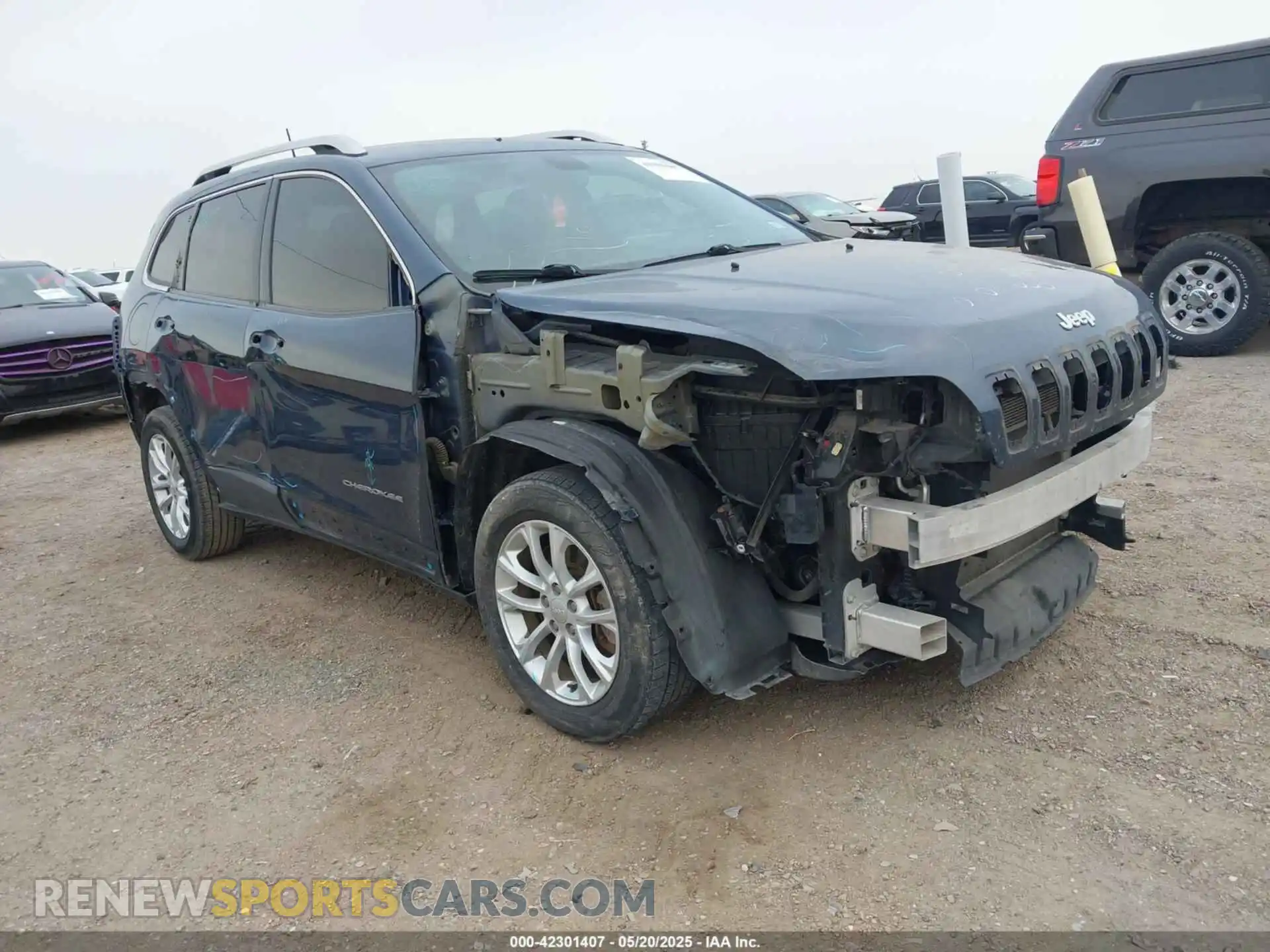 1 Photograph of a damaged car 1C4PJLCB6KD466795 JEEP CHEROKEE 2019
