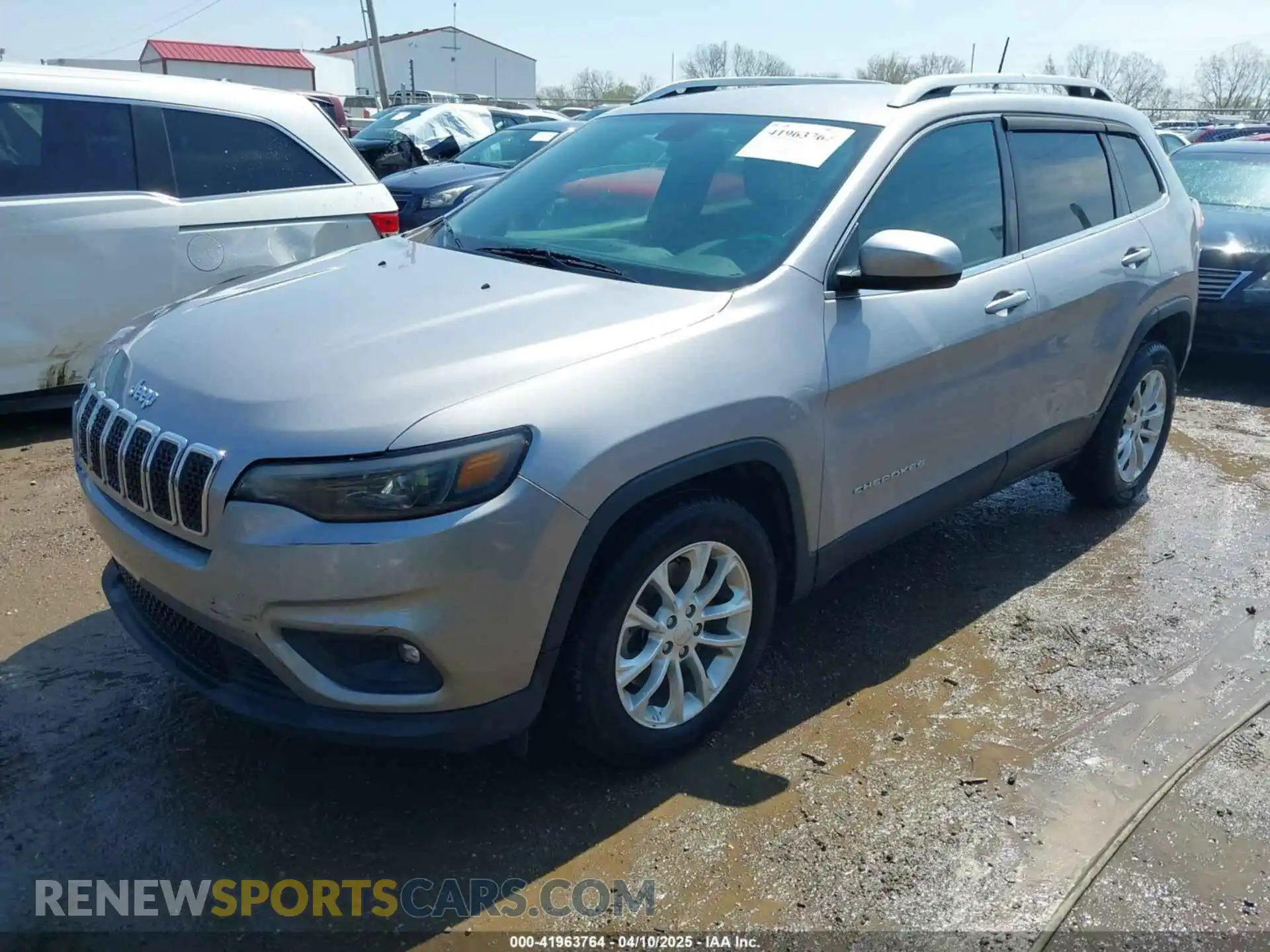 2 Photograph of a damaged car 1C4PJLCBXKD370636 JEEP CHEROKEE 2019