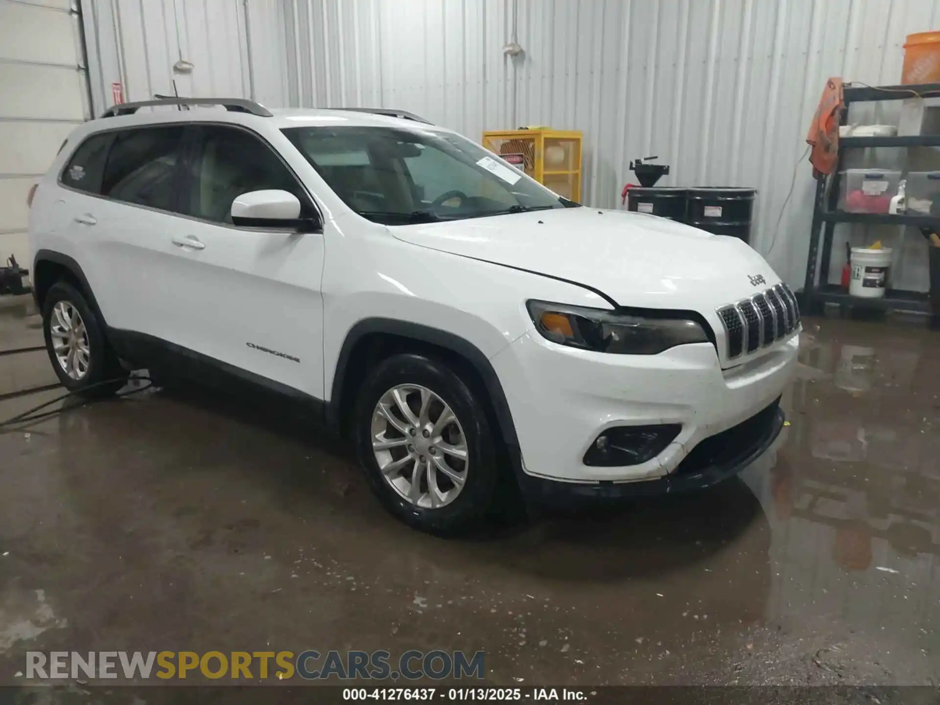 1 Photograph of a damaged car 1C4PJLCX2KD205286 JEEP CHEROKEE 2019