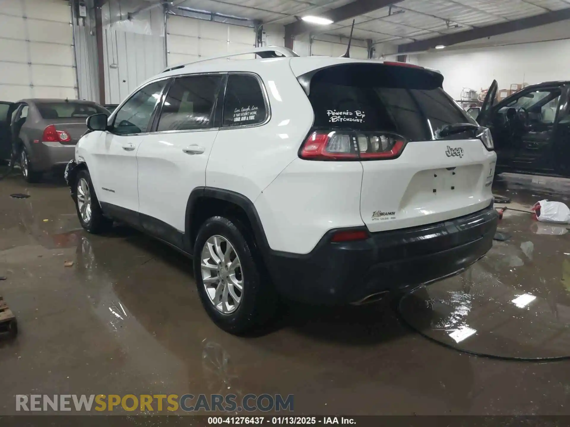 3 Photograph of a damaged car 1C4PJLCX2KD205286 JEEP CHEROKEE 2019