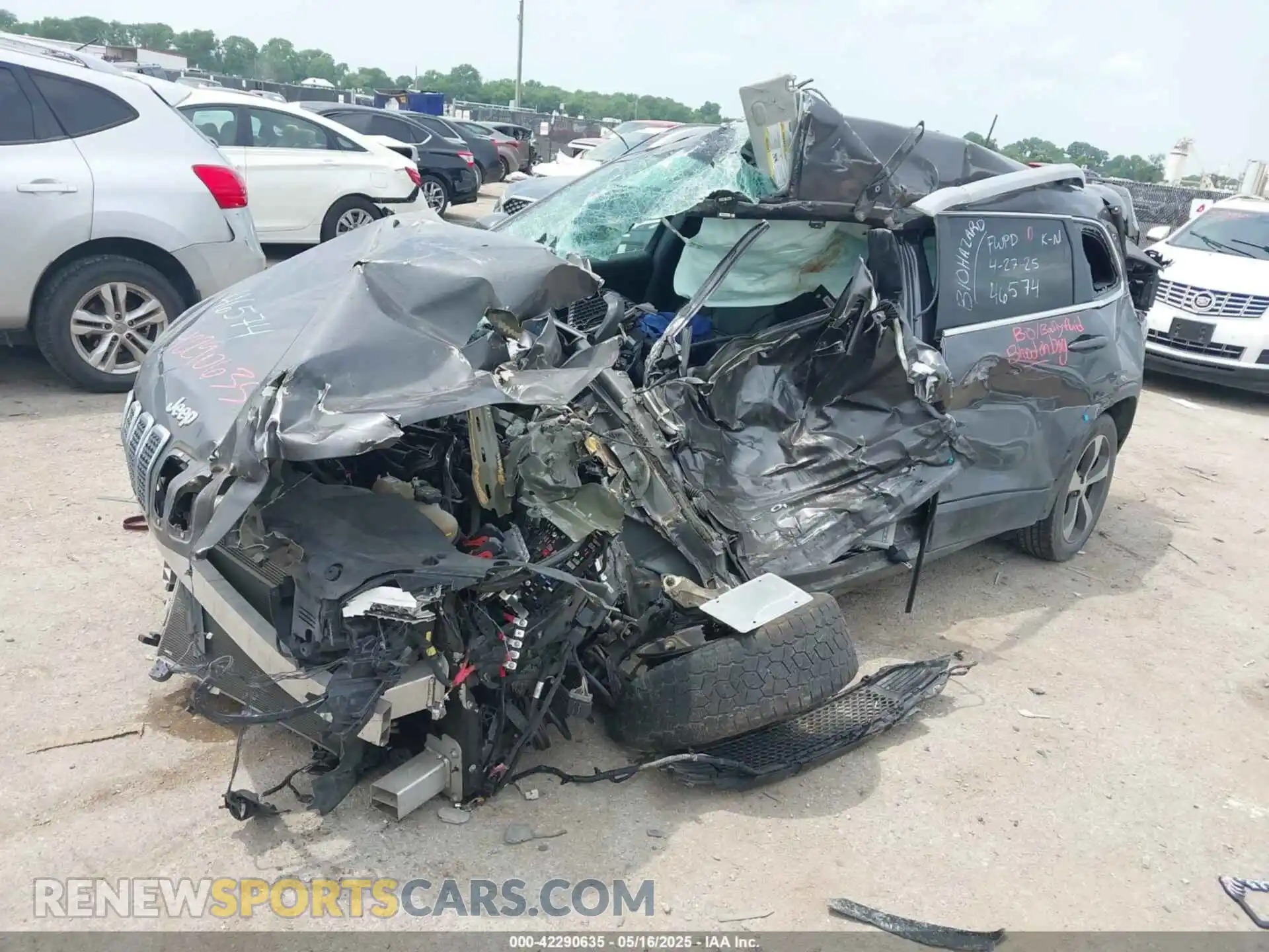 2 Photograph of a damaged car 1C4PJLDB0KD487950 JEEP CHEROKEE 2019