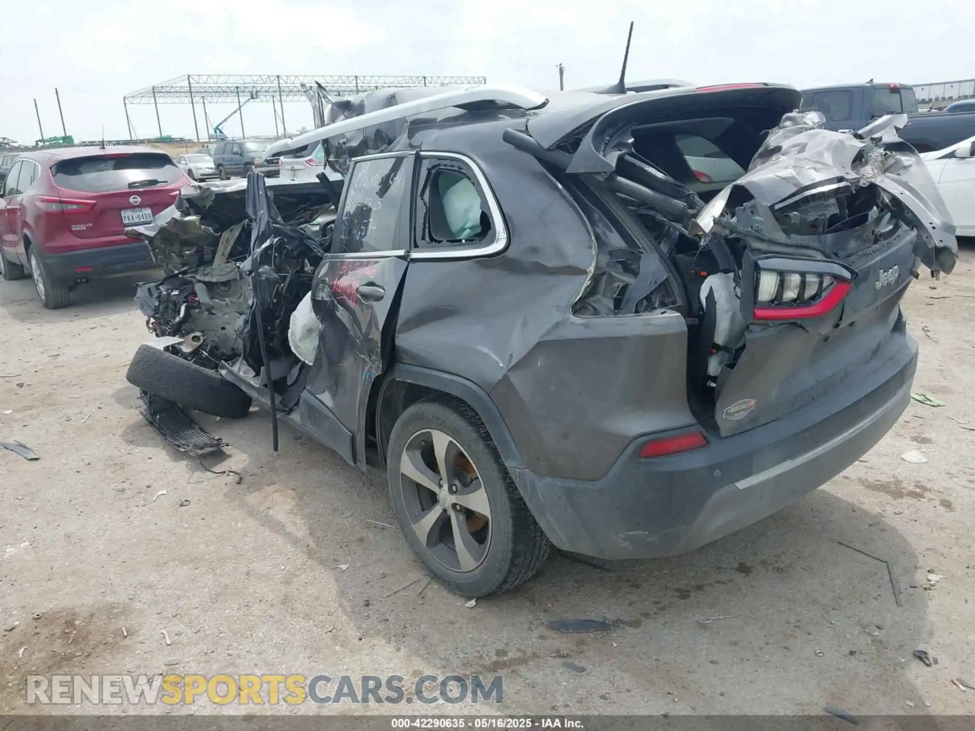 3 Photograph of a damaged car 1C4PJLDB0KD487950 JEEP CHEROKEE 2019