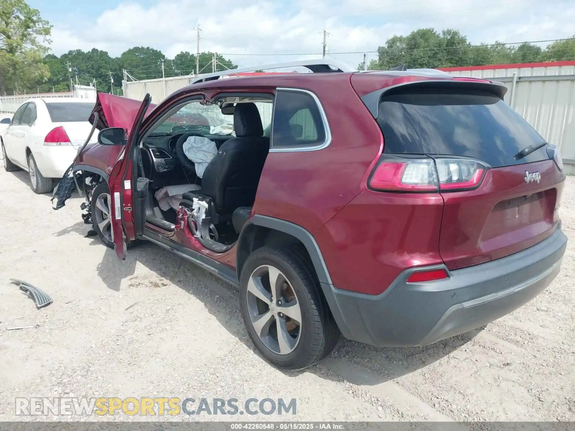3 Photograph of a damaged car 1C4PJLDB1KD443567 JEEP CHEROKEE 2019