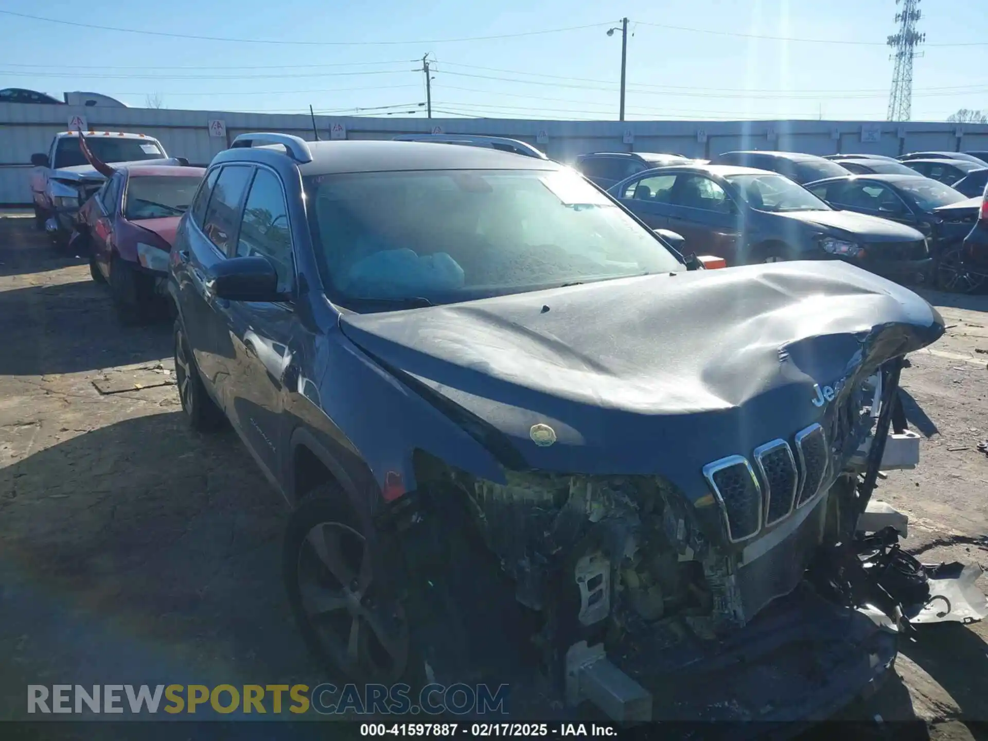 1 Photograph of a damaged car 1C4PJLDB2KD143844 JEEP CHEROKEE 2019