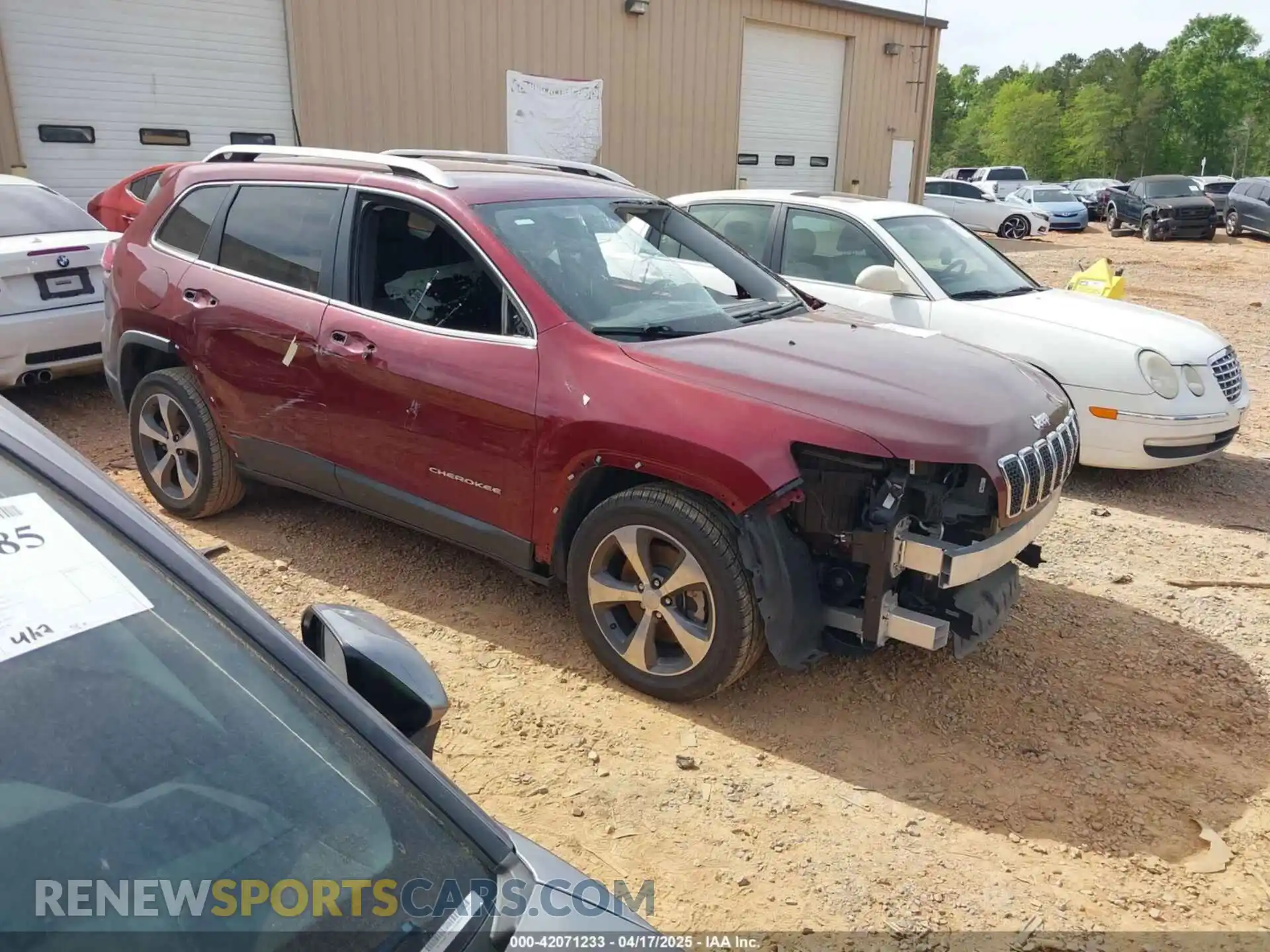 1 Photograph of a damaged car 1C4PJLDB3KD266665 JEEP CHEROKEE 2019
