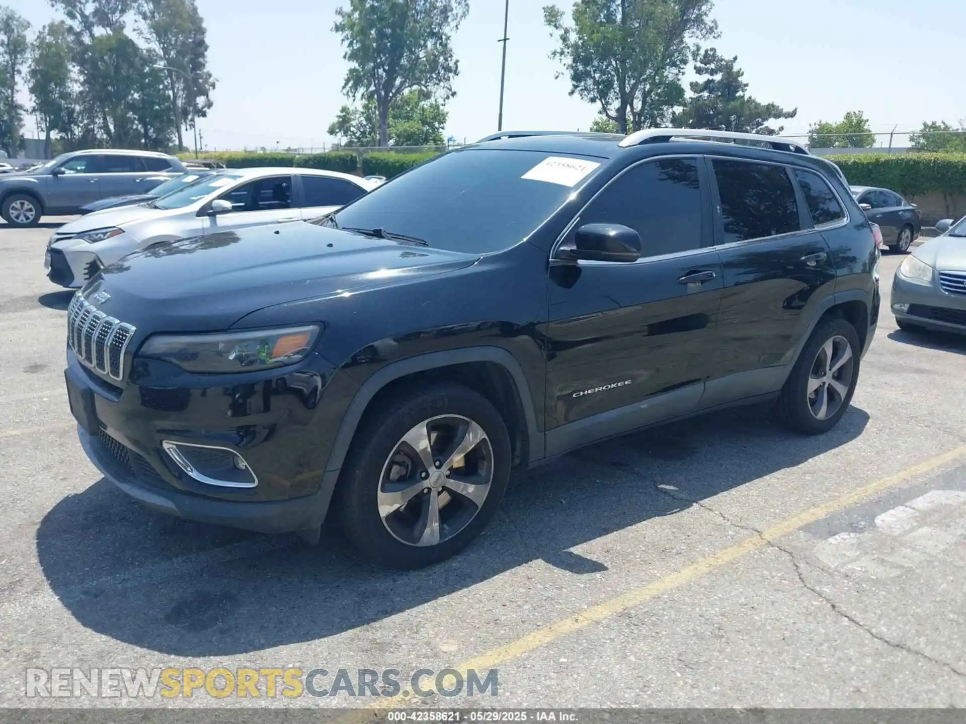 2 Photograph of a damaged car 1C4PJLDB3KD415866 JEEP CHEROKEE 2019